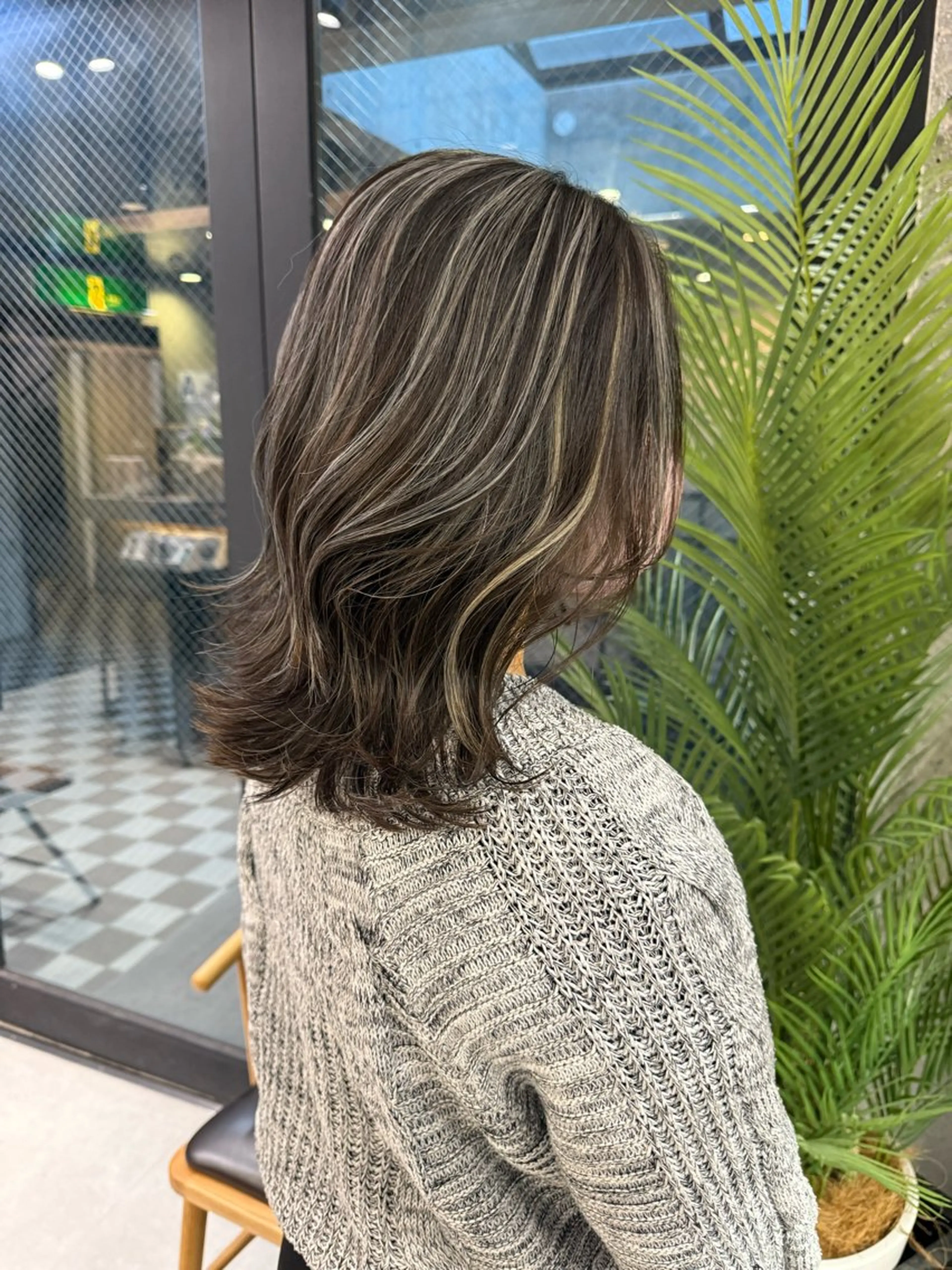 ミディアム ハイライト 🫧ハイライトカラー 🫧 𝓜𝓘𝓤のヘアスタイル