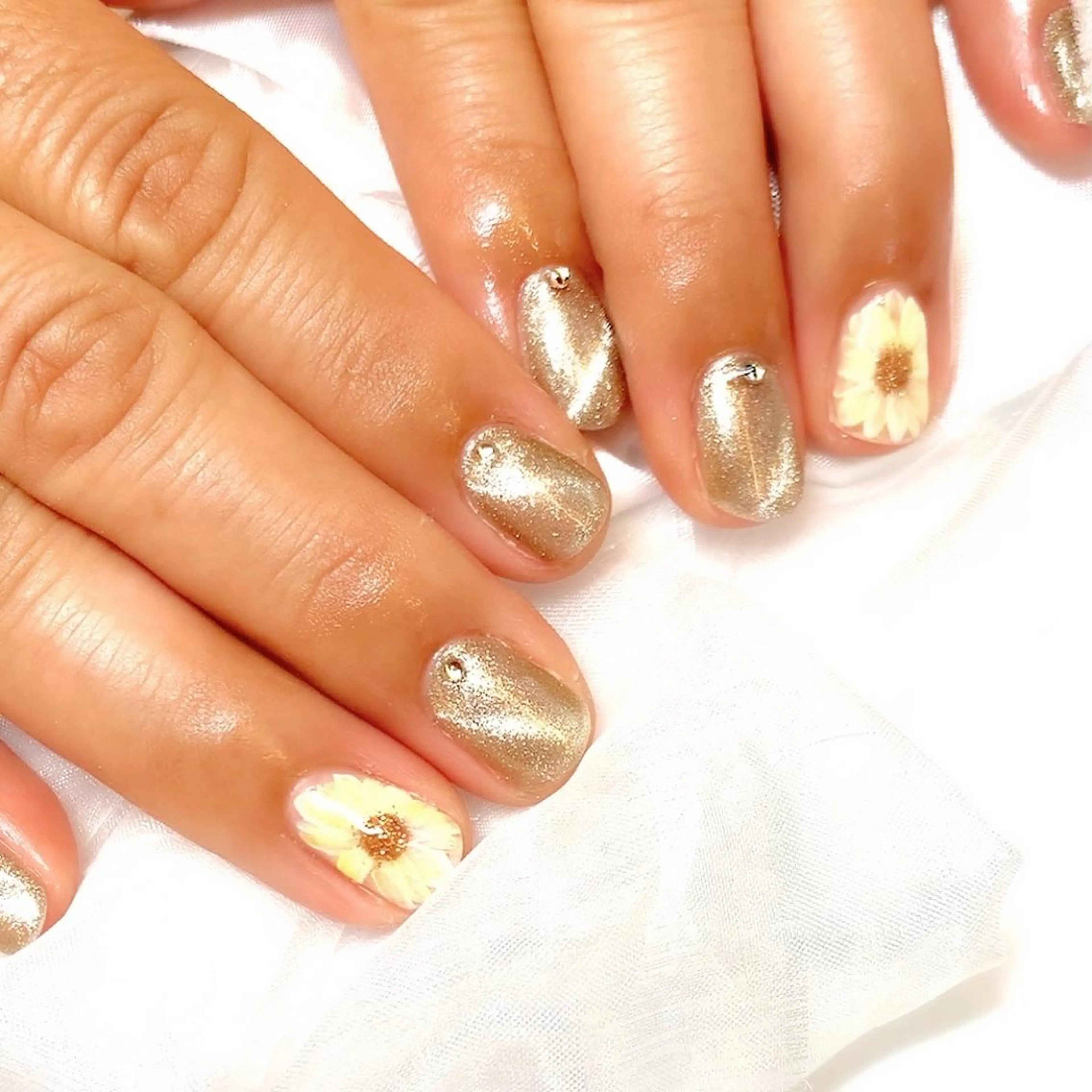 ネイル ジェルネイル マグネットネイル パラジェル 夏ネイル ハンドネイル clover nailのネイルデザイン