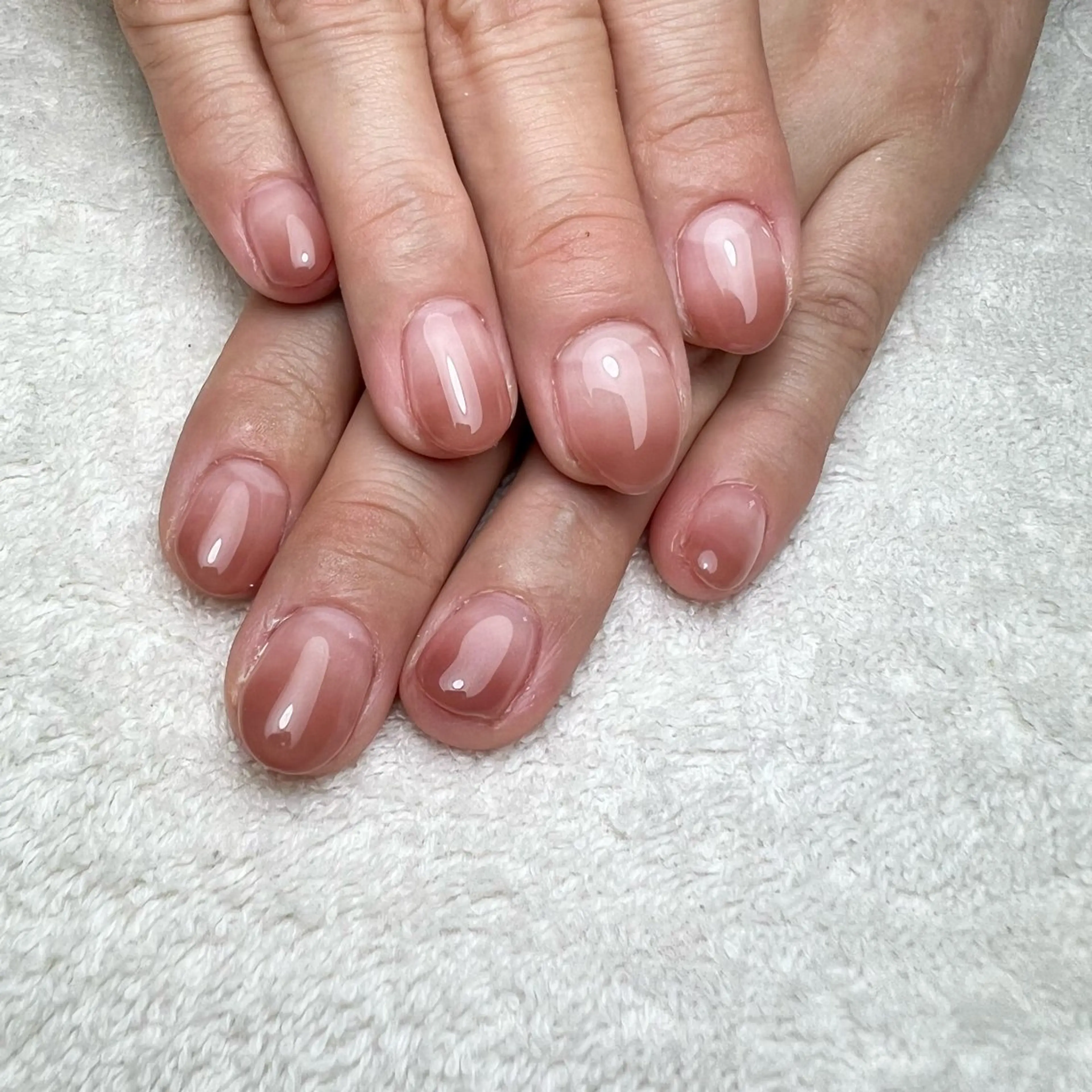 ネイル ブラウン グラデーション シンプルネイル ハンドネイル COCO+所属・COCO +のエステ・リラクイメージ