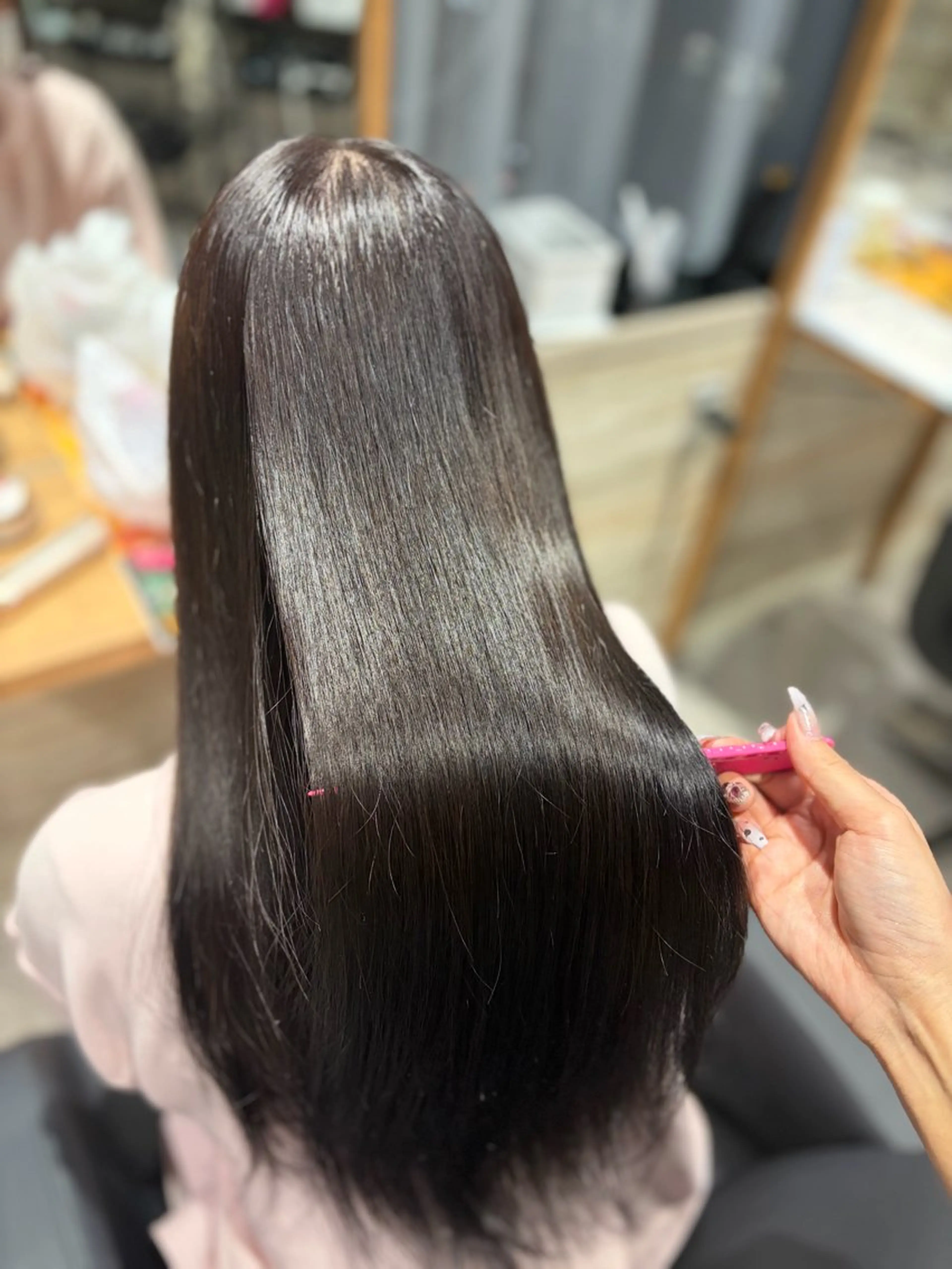 ロング カラー ブリーチ グレージュ ラベンダーカラー ラベンダーグレージュ ラベンダーグレー ヘアカラー 鎌田 優依のヘアスタイル