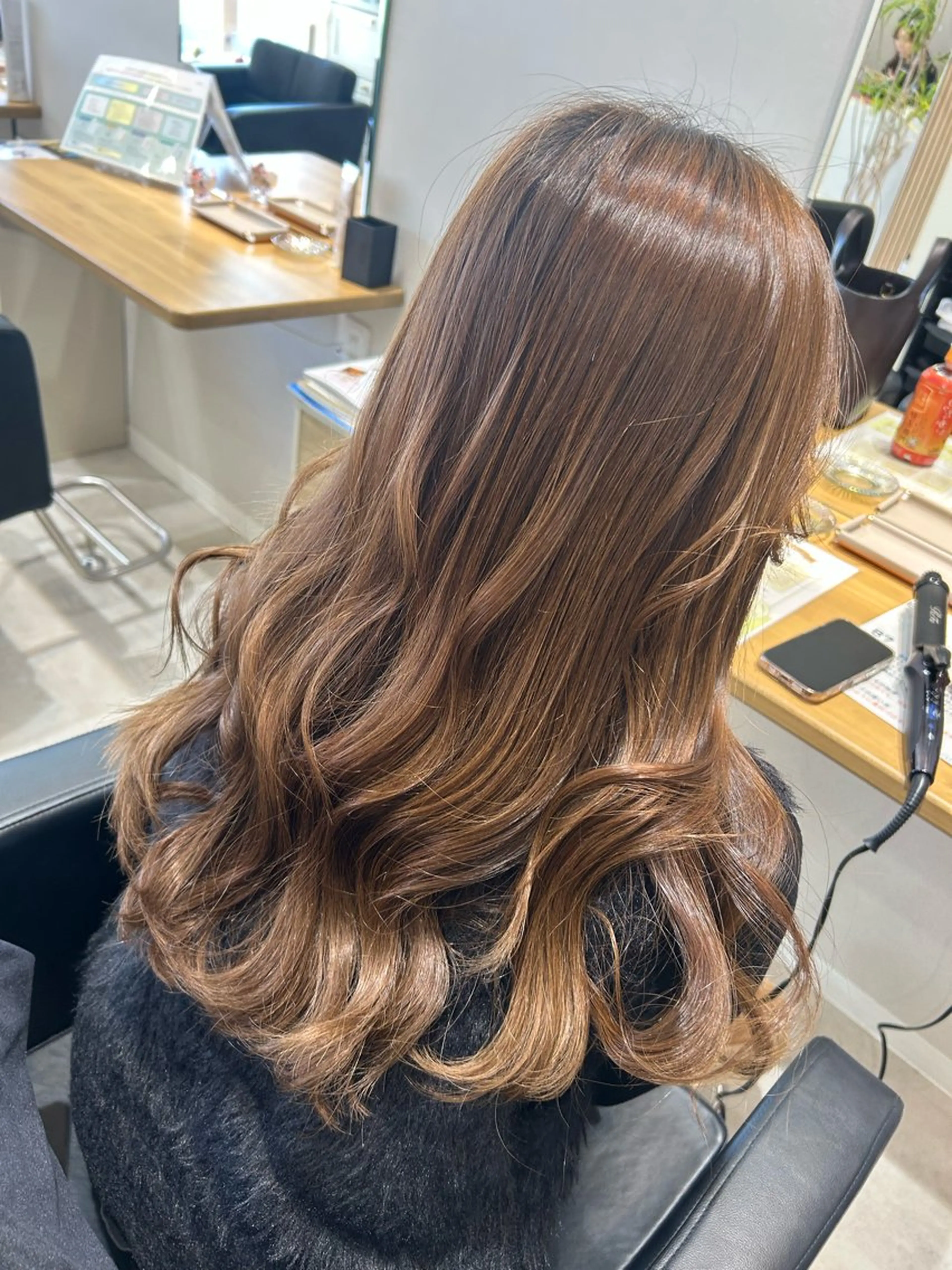 ロング フラム所属・misato 💜🖤　フラムのヘアスタイル