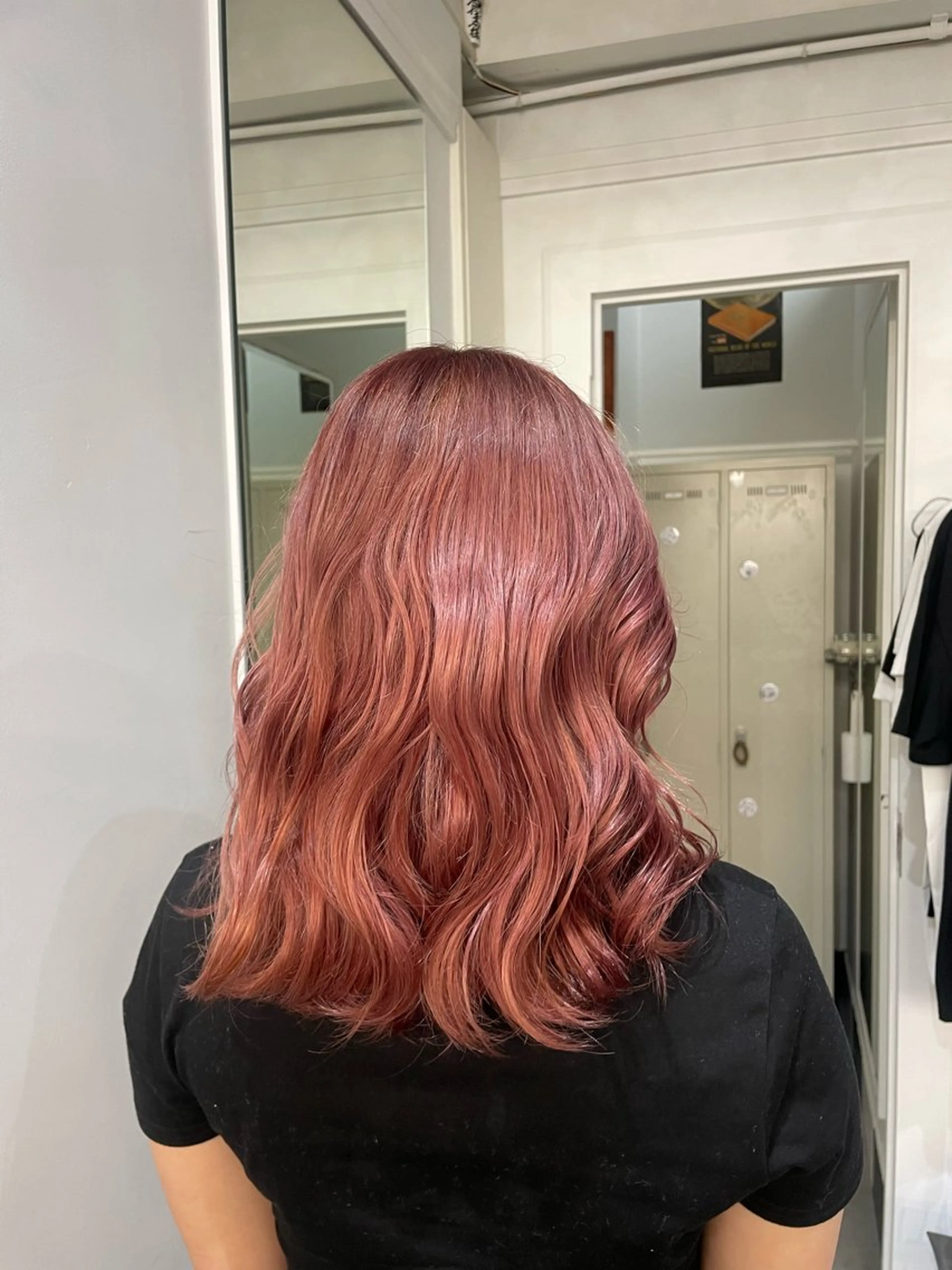 セミロング ナガハマ ホノカのヘアスタイル