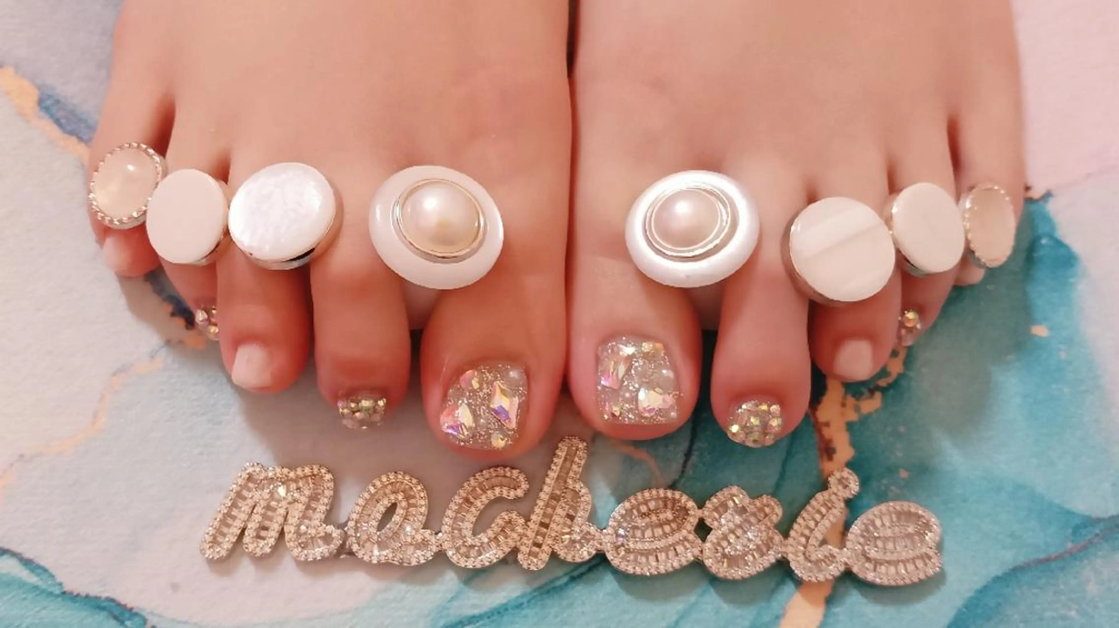 ネイル フットネイル キラキラネイル フットネイル Nail Salon macherieのネイルデザイン