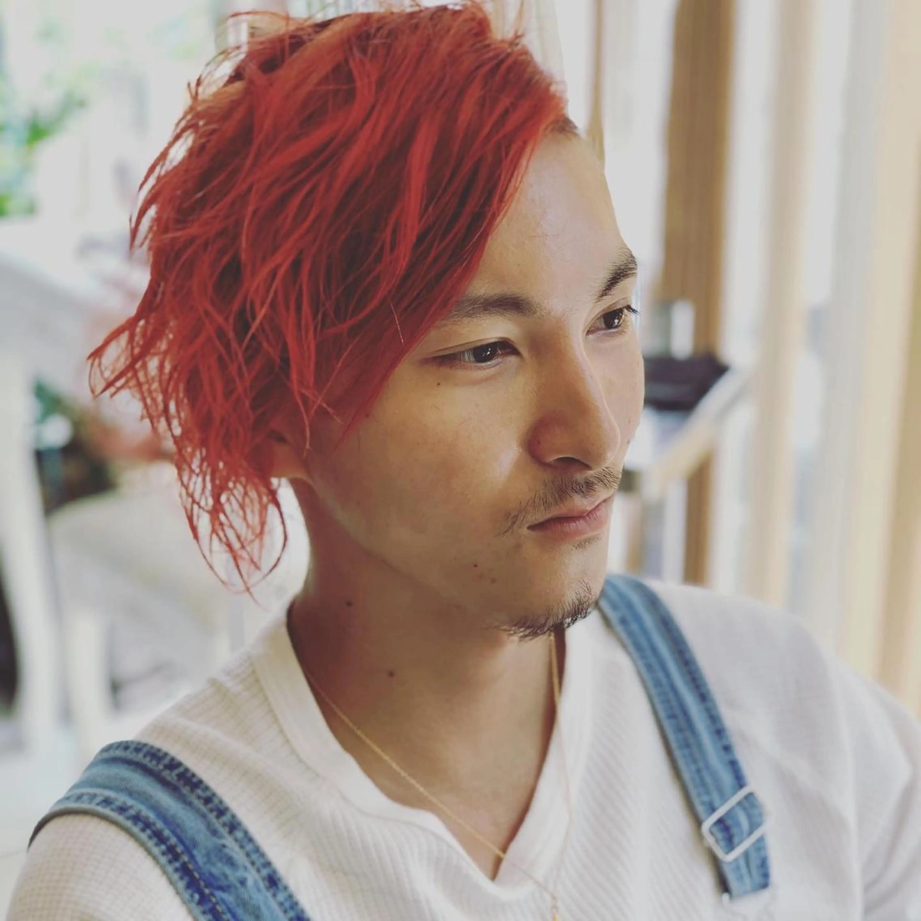 カラー パーマ メンズ メンズパーマ ツーブロック 刈り上げ ダブルカラー レッドカラー トータルビューティー K:R鶴川のヘアスタイル