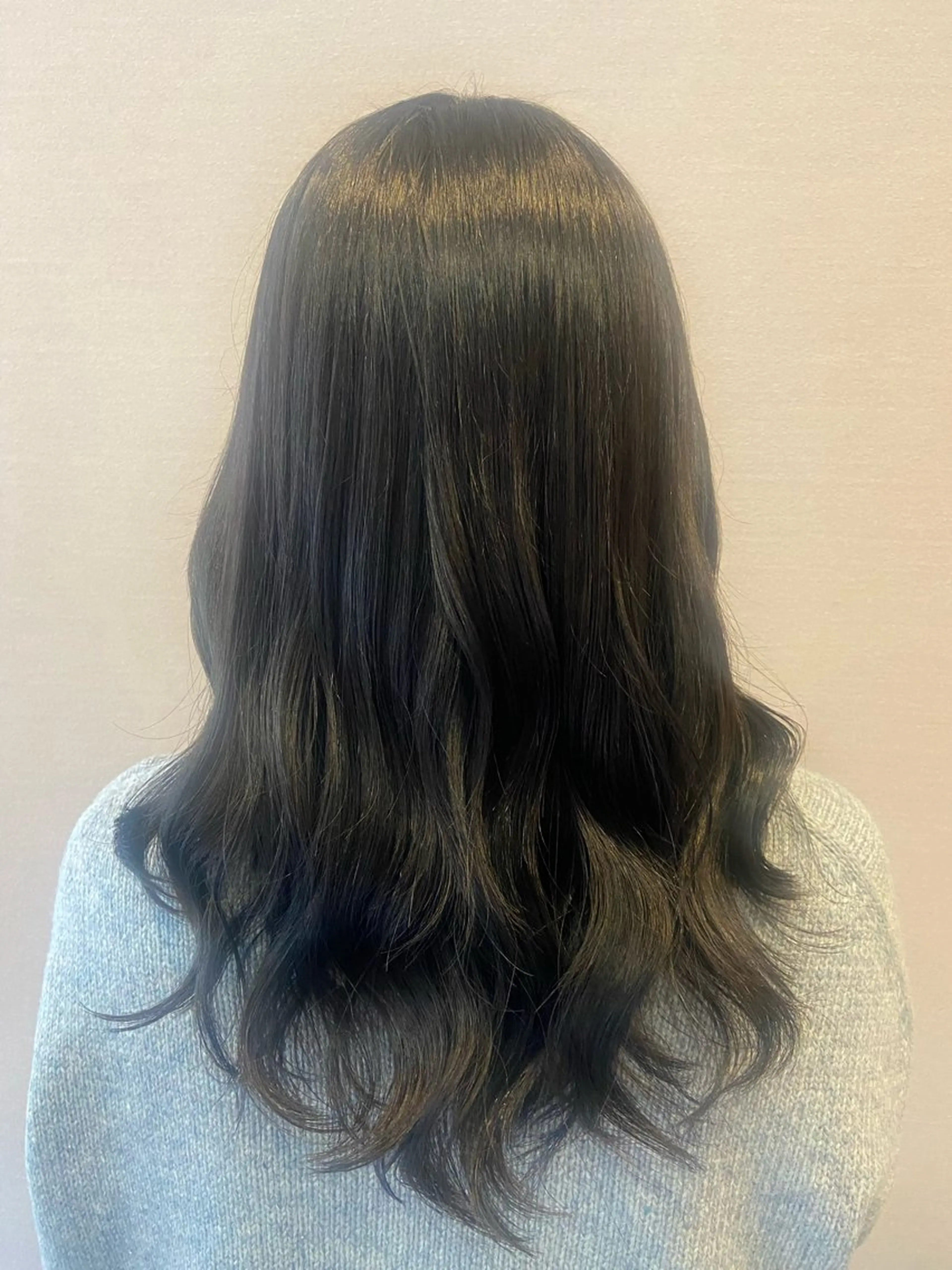 ロング カラー 黒髪 ブルーカラー ブルーブラック 透明感カラー HAIR SALON TLP所属・都甲 純花のヘアスタイル