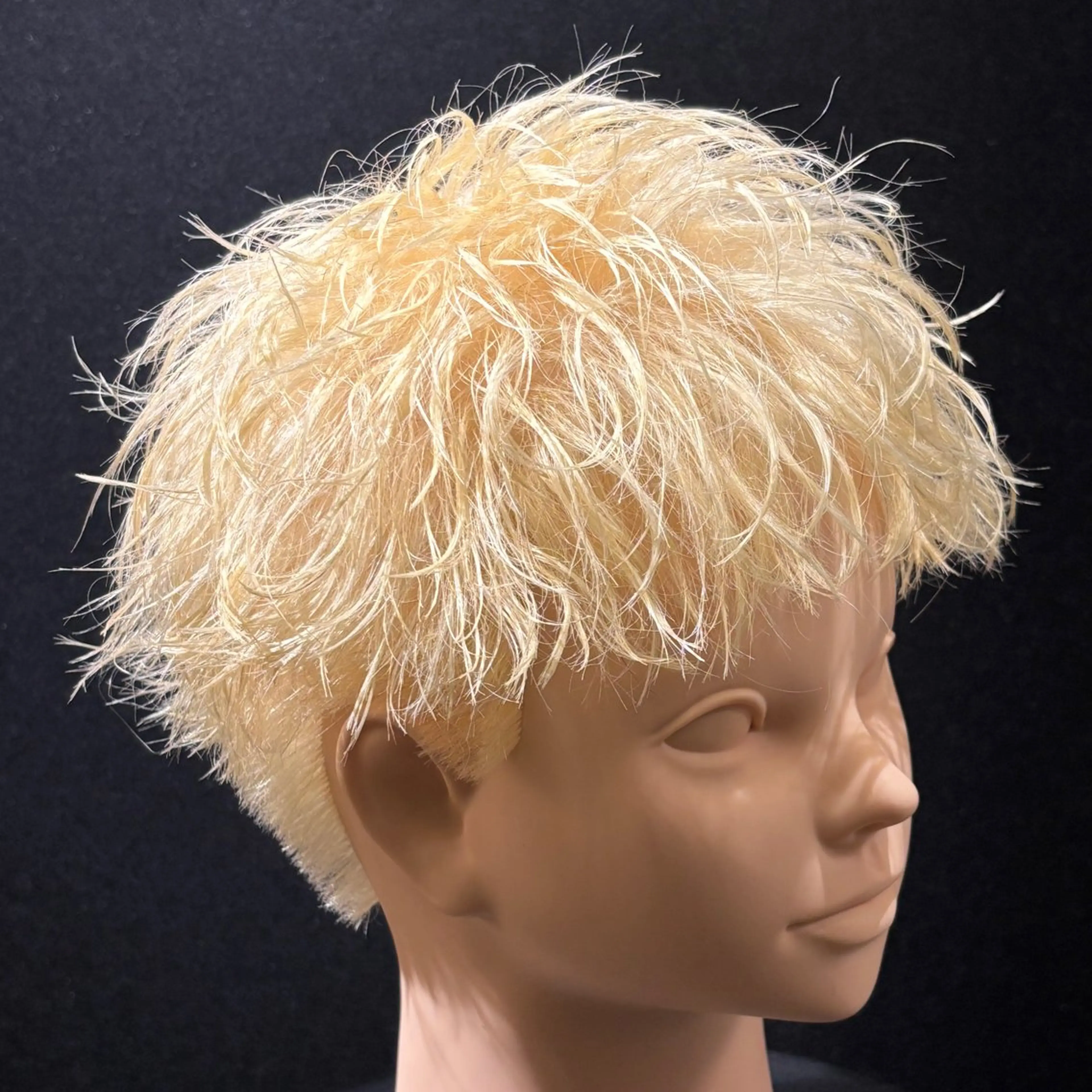 ショート カラー メンズ メンズブリーチ ベージュカラー ブリーチ ブロンド シルバー カット ヘアカラー メンズ特化カットパー マカラー坂田柊のヘアスタイル