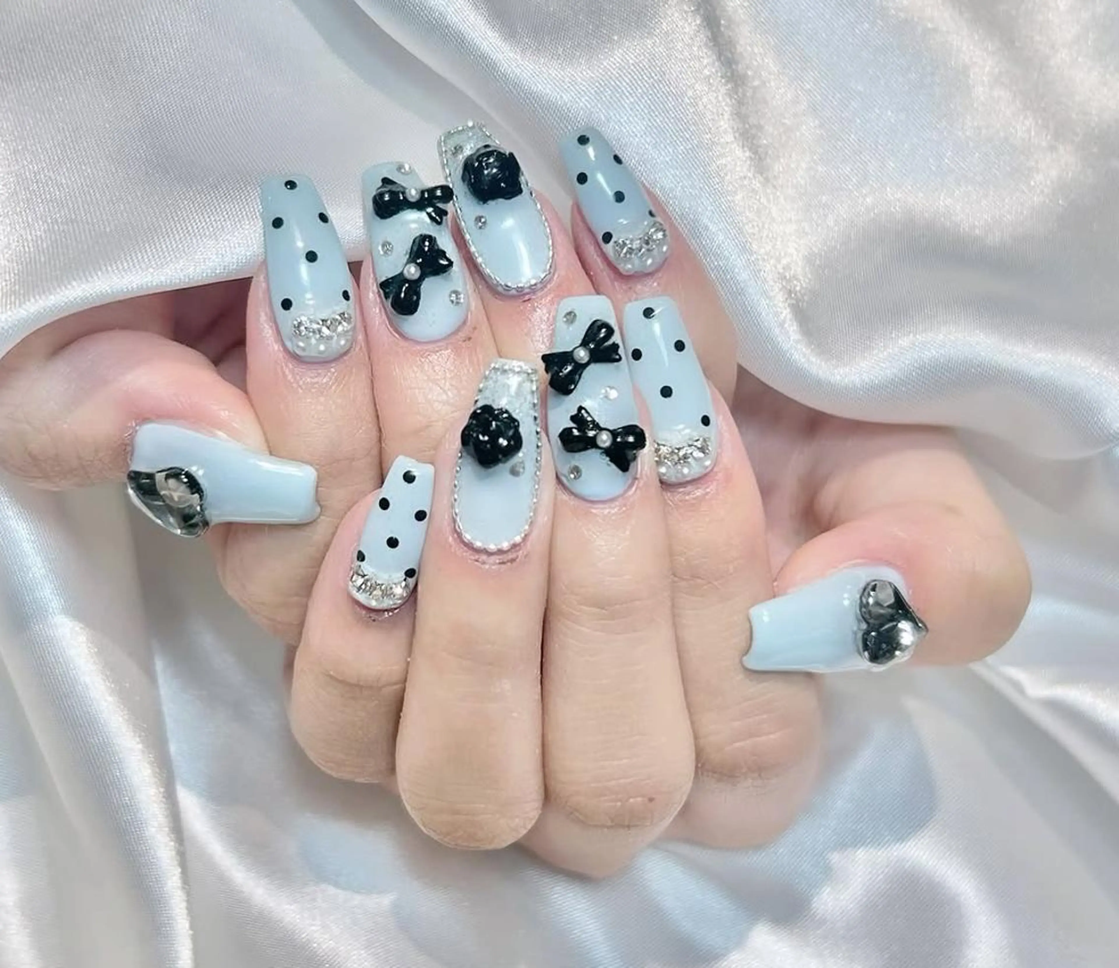 ネイル WISTERIA SAKAEのネイルデザイン