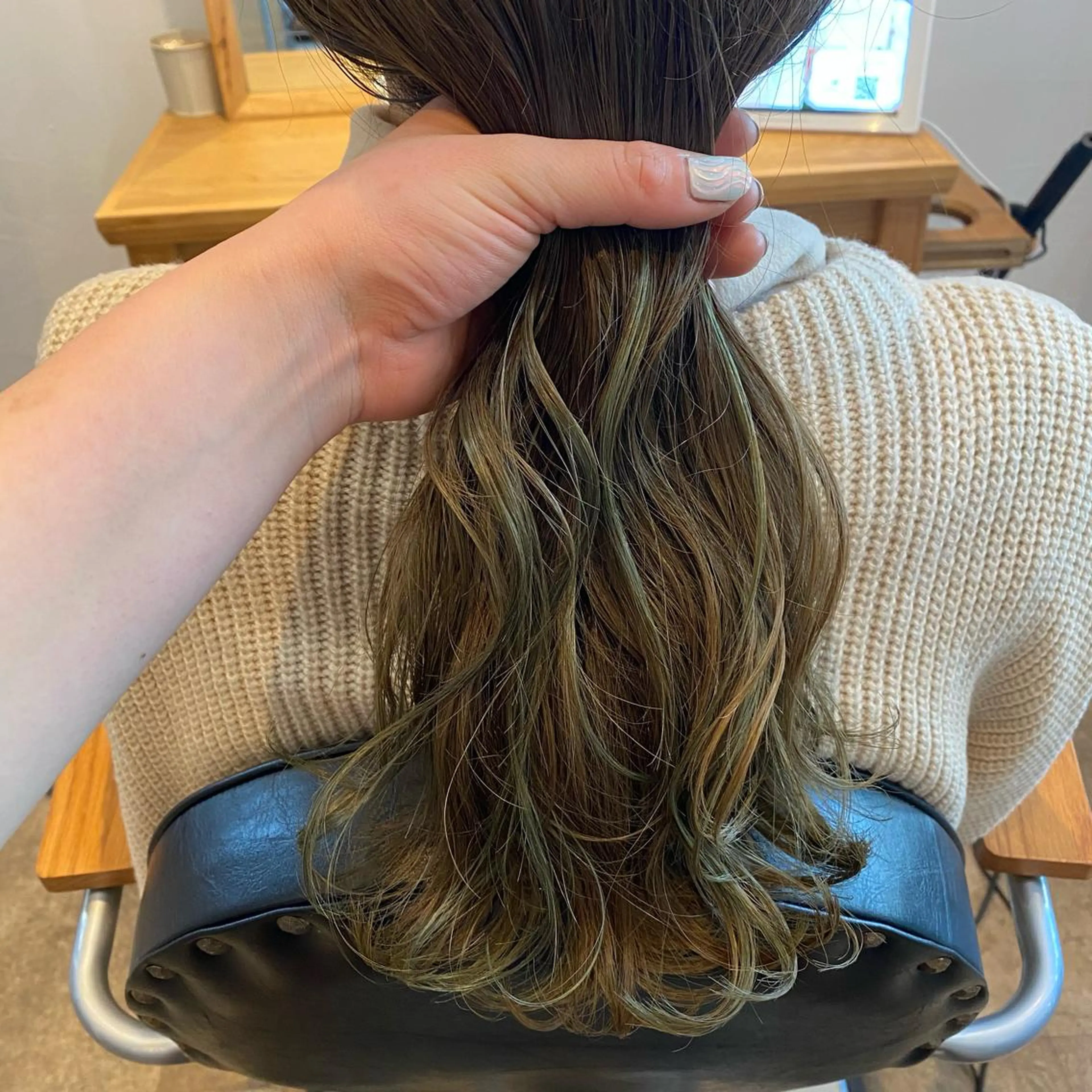 セミロング Lafith hair lit所属・今井 悠菜のヘアスタイル