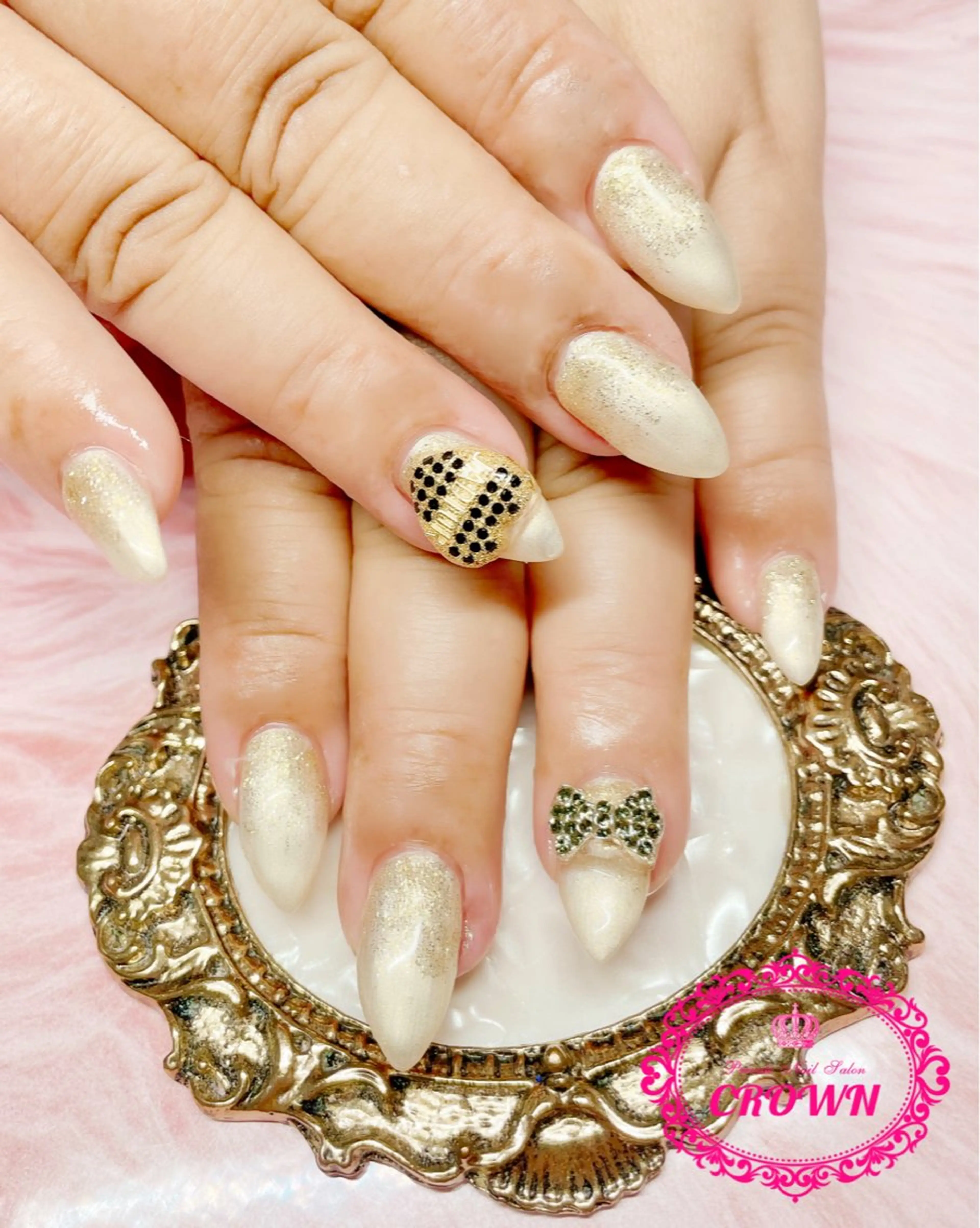 ネイル CROWN プライベートサロンのネイルデザイン
