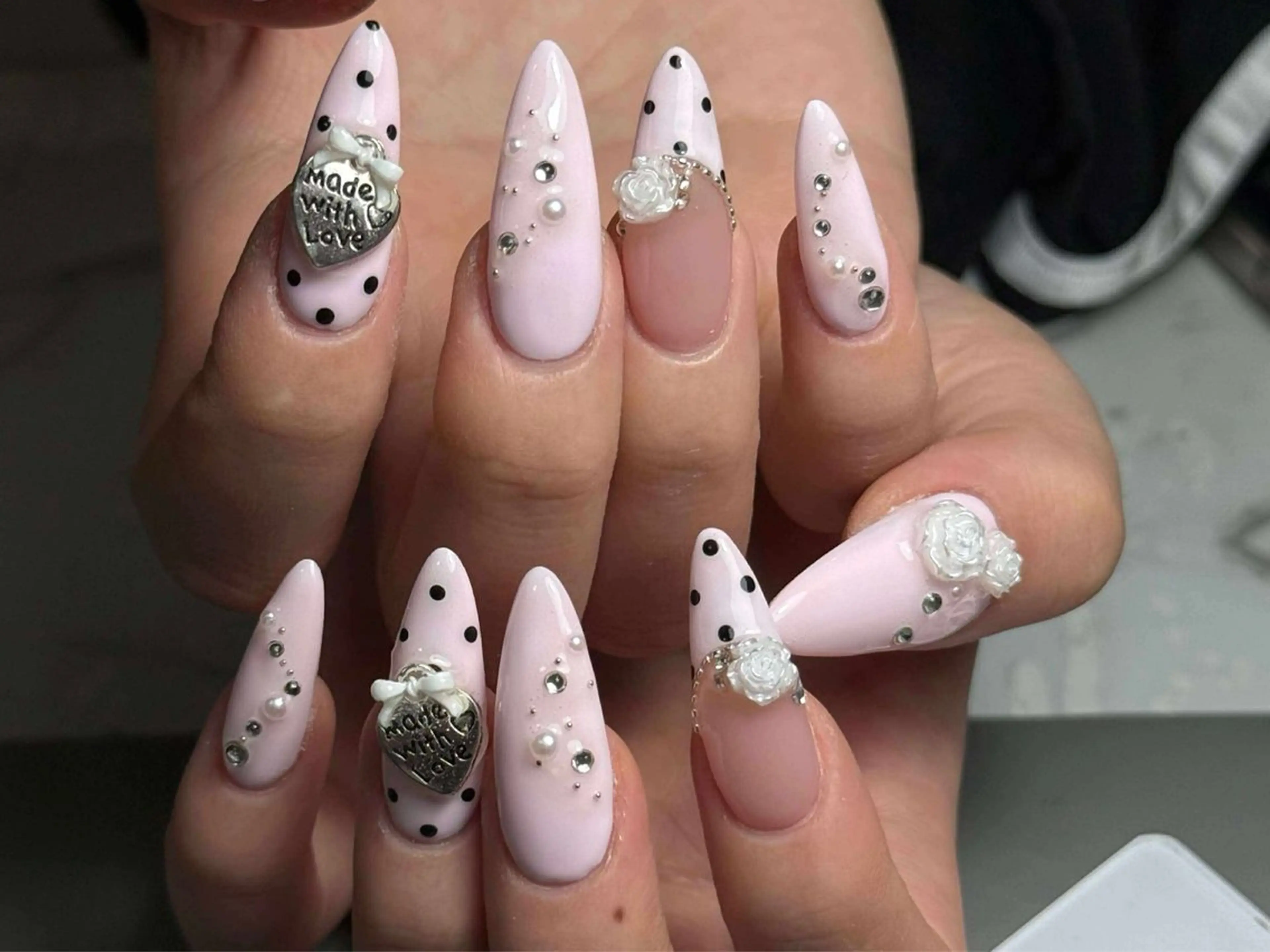 ネイル アートネイル フレンチネイル ジェルネイル グラデーション 韓国ネイル ハンドネイル ハンドケア さくら💮💮 【オフ無料】のネイルデザイン