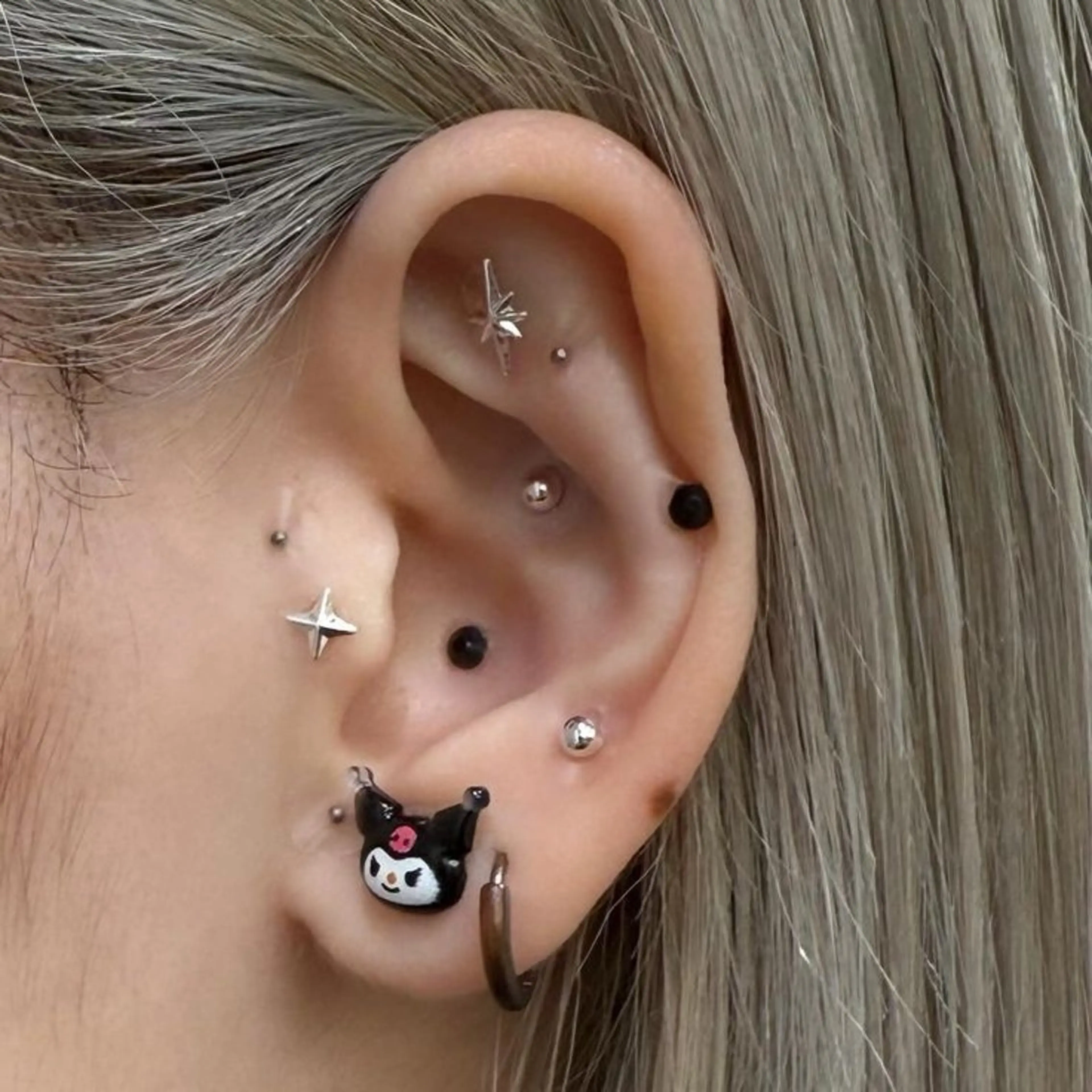 耳つぼジュエリー6粒👂💎（片耳3粒）の写真