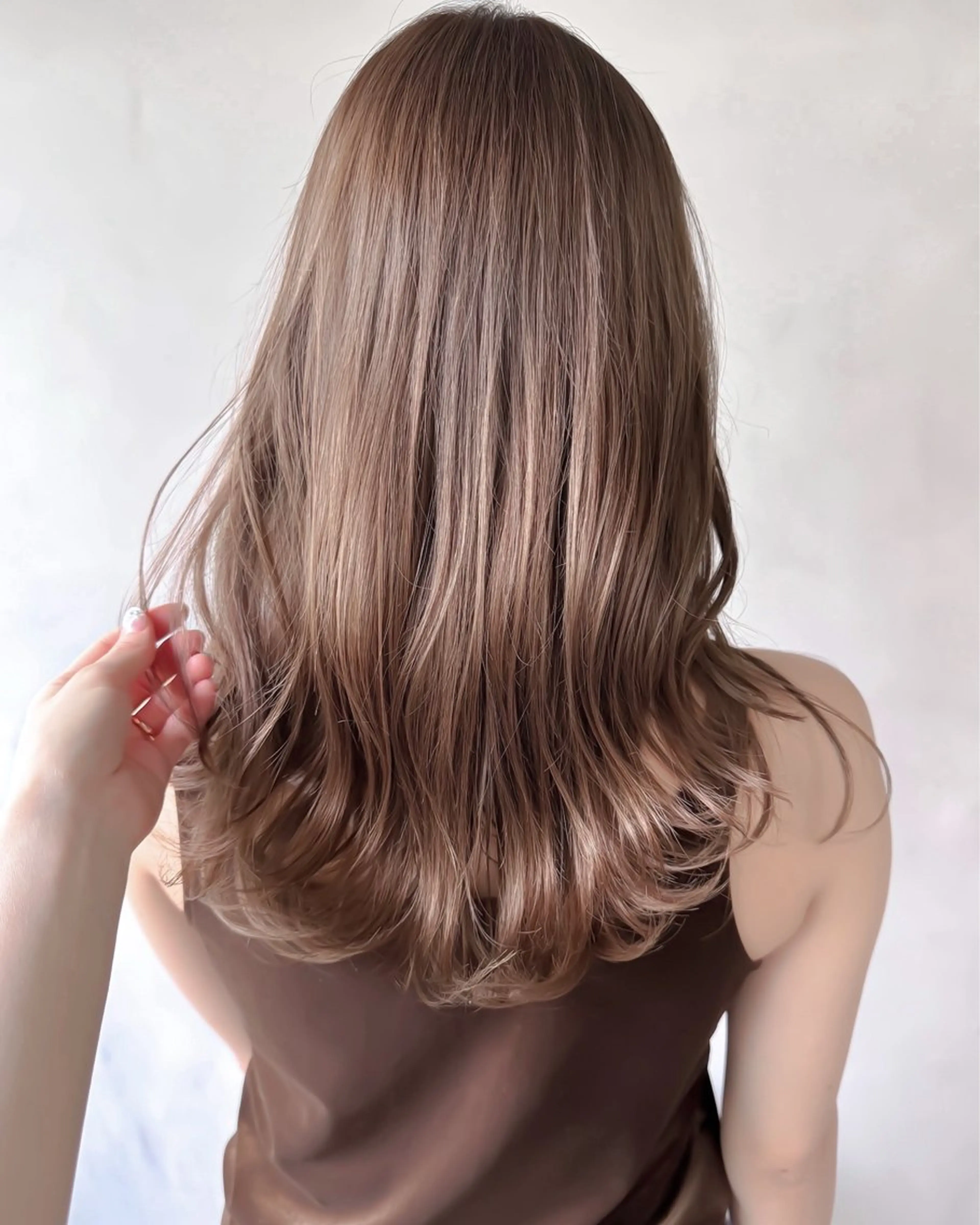 セミロング チョコレートブラウン 透明感カラー/ mizukiのヘアスタイル