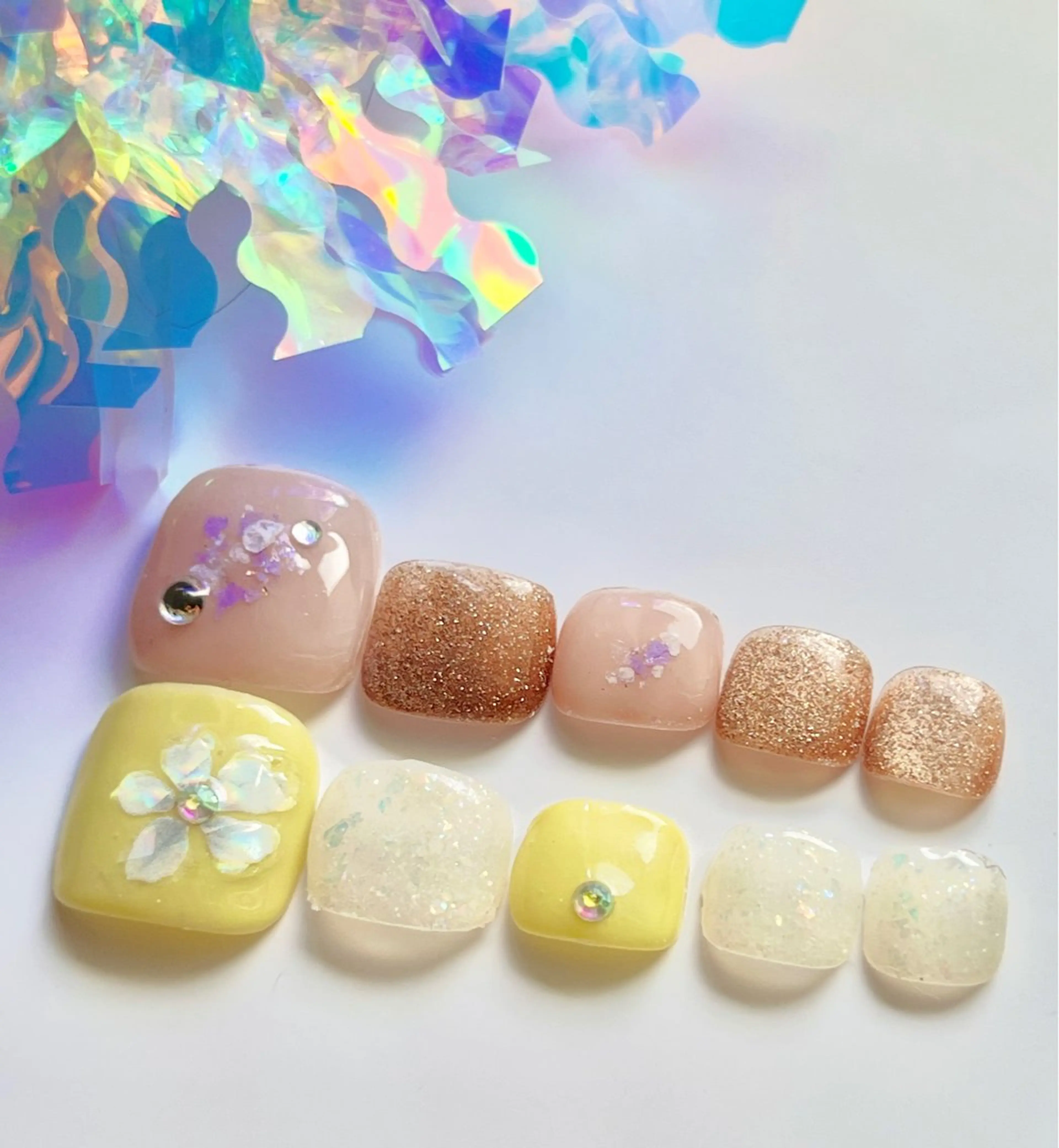 ネイル フットネイル キャンアイドレッシー六本木店所属・MIKA／耳ツボ ／マグネットネイルのネイルデザイン