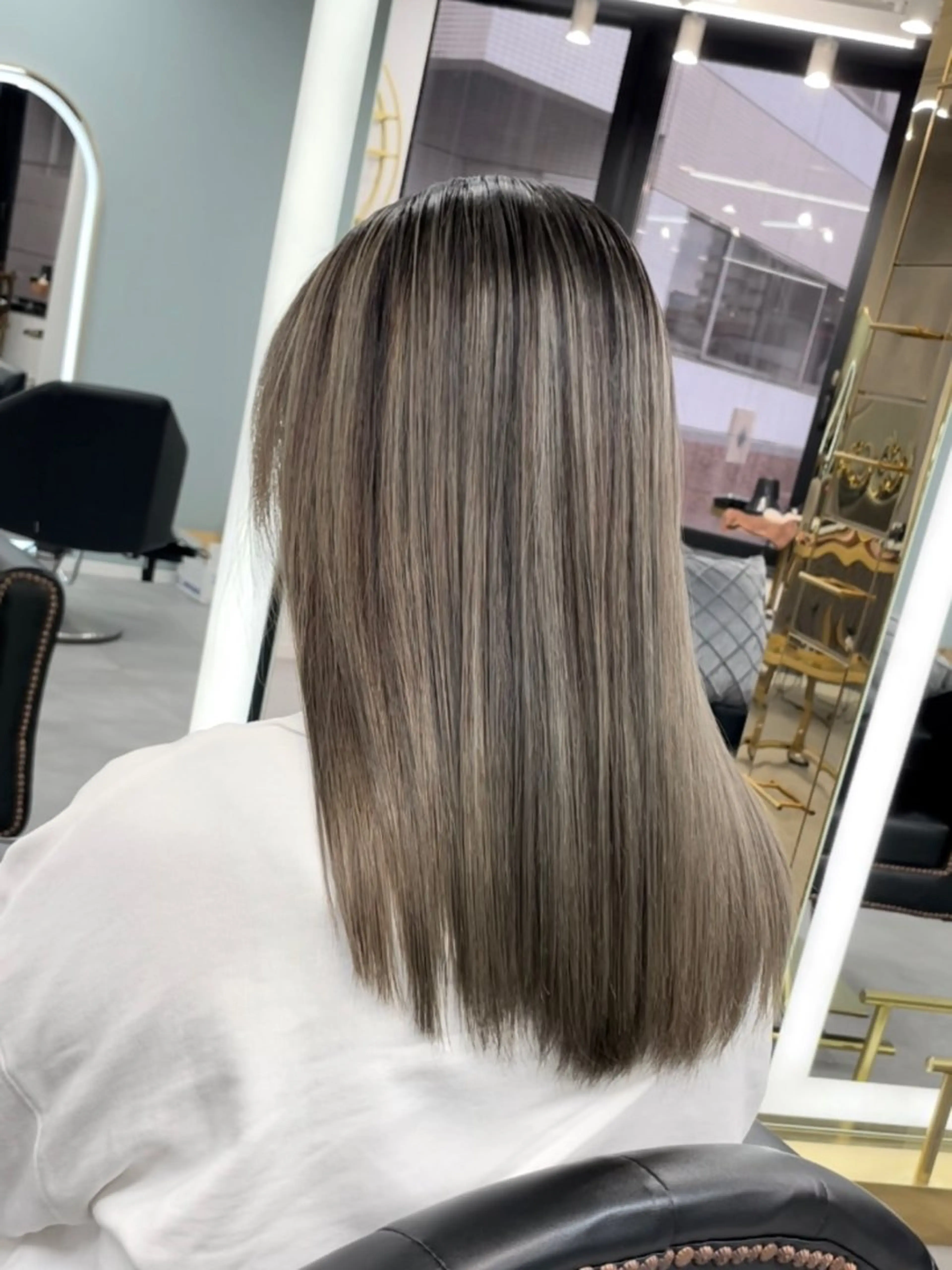 ミディアム senjyu GINZA所属・バレイヤージュ/ハイ ライト/庄司鉄平のヘアスタイル