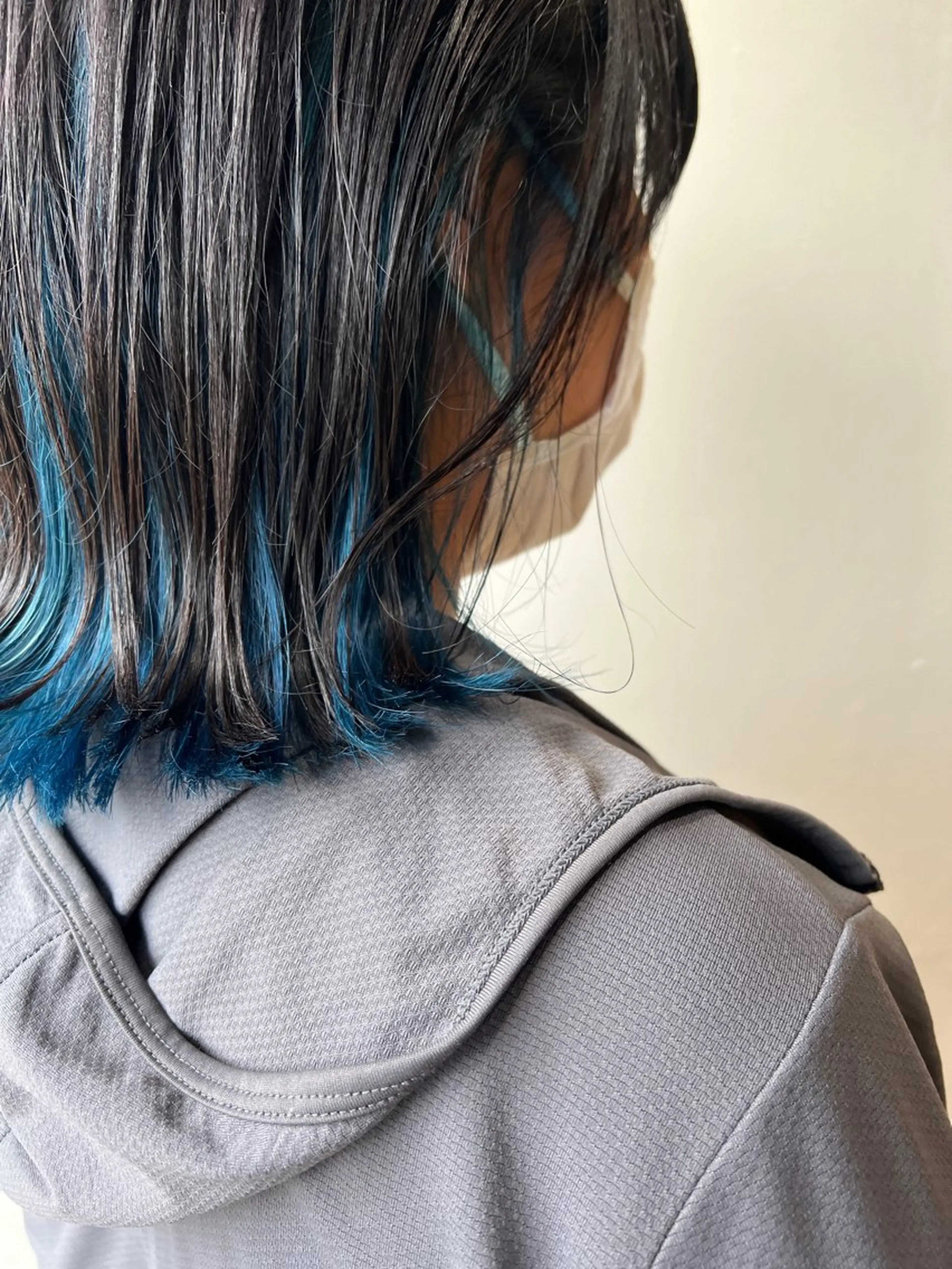 カラー AIconic nagoya所属・縮毛矯正/ レイヤー/ミディアムのヘアスタイル