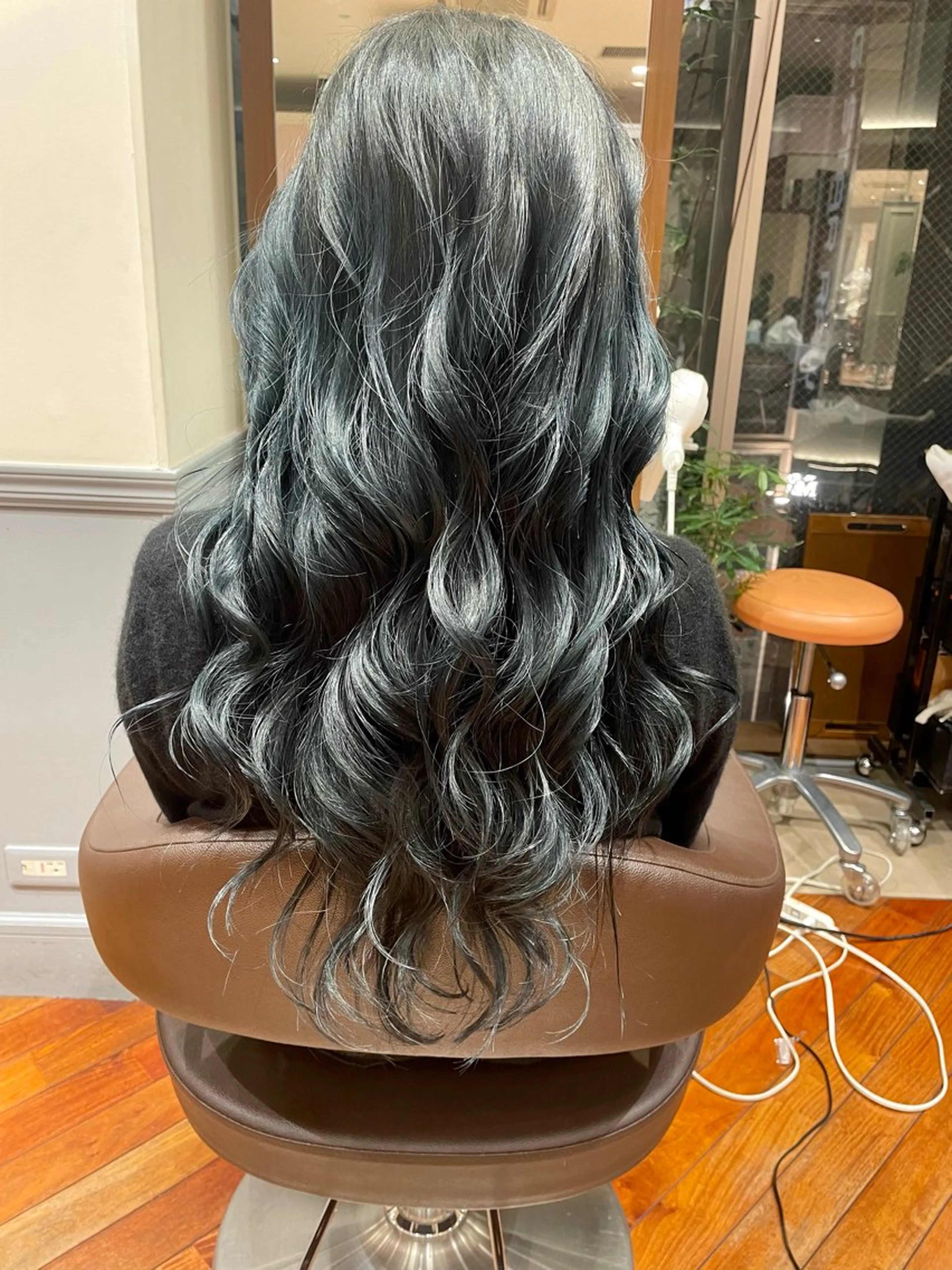 ロング カットモデル ヨネダのヘアスタイル