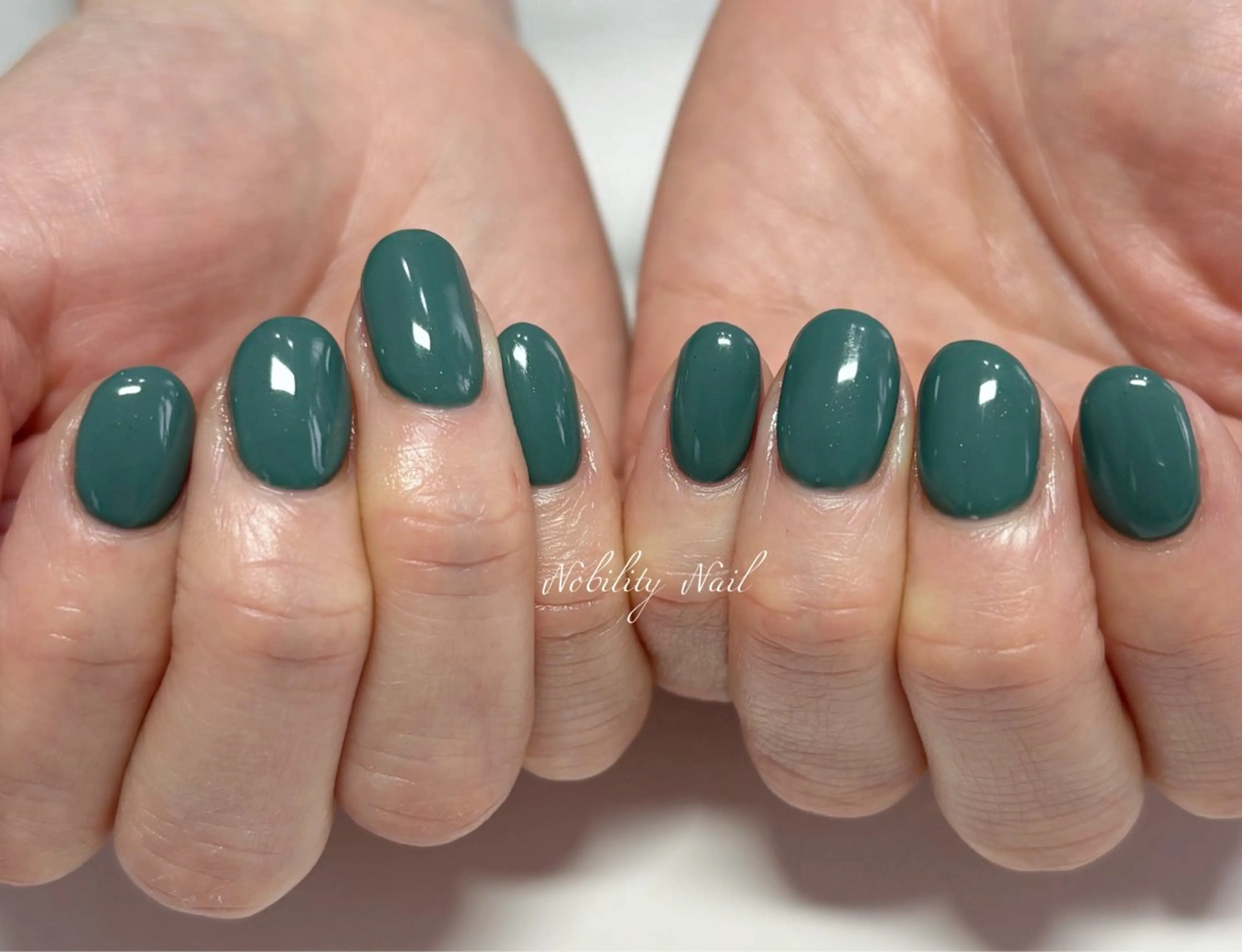 ネイル ジェルネイル グリーン ワンカラーネイル シンプルネイル ハンドネイル ネイルサロンNobilityNail所属・風口 麻由子のネイルデザイン