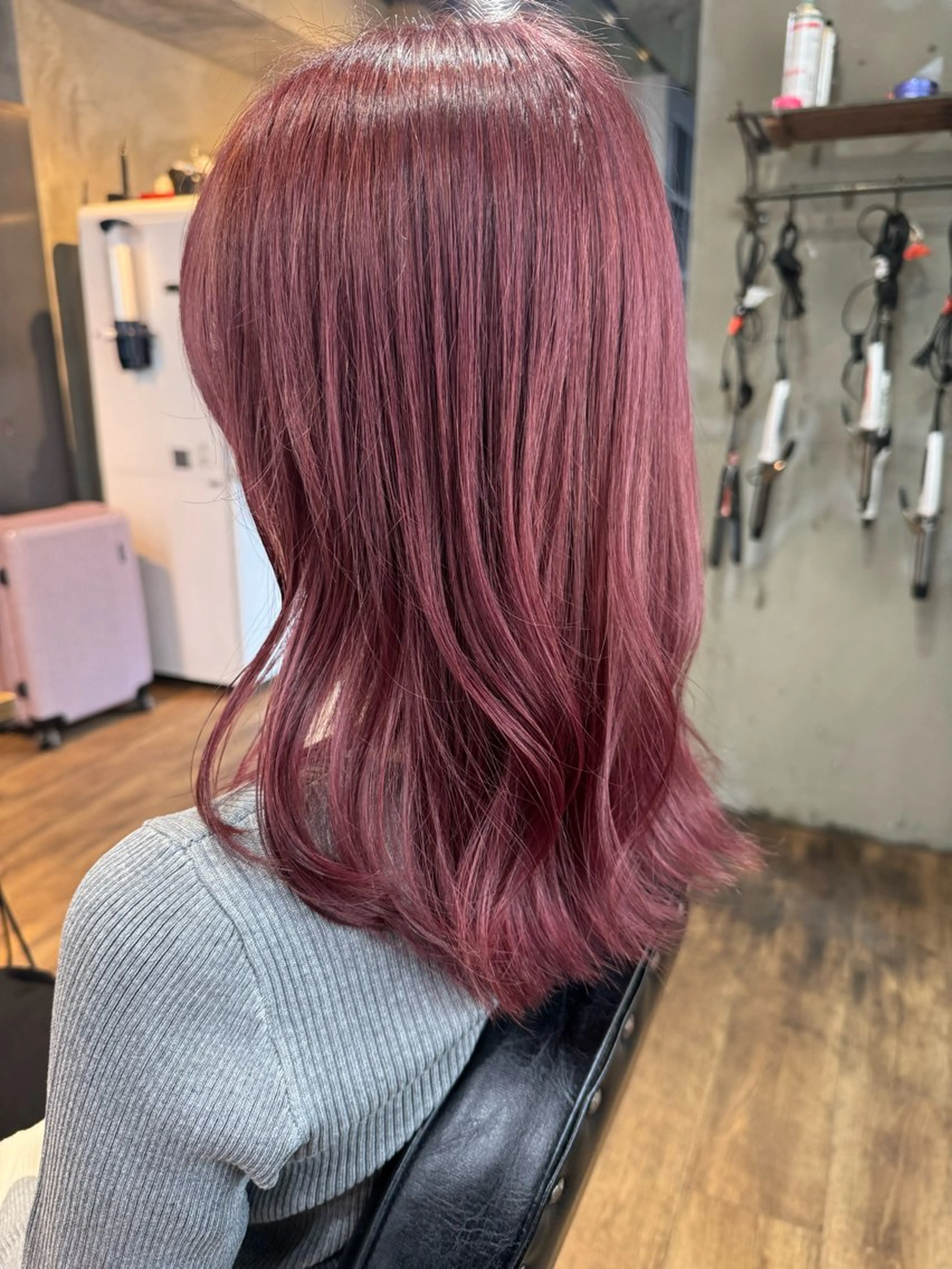 ミディアム カラー Eleanor spa&treatment 札幌店内にあるシェアサロン【WHITE】所属・シルクハイトーン / 髪質改善🦋MIKUのヘアスタイル