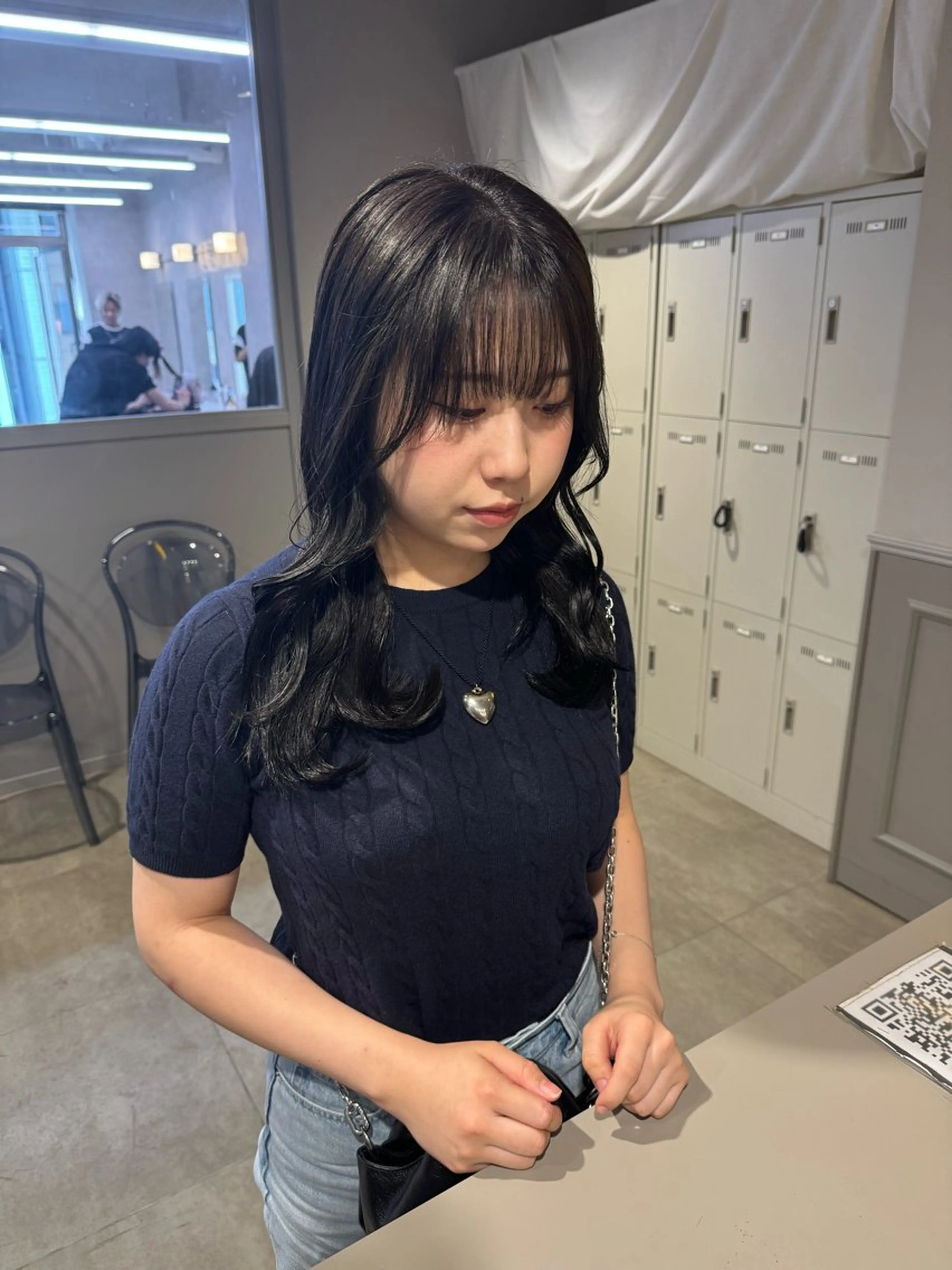 セミロング カラー ヘアアレンジ 黒髪 ブルーカラー ブルーブラック 顔まわりレイヤー レイヤーカット カット ヘアカラー トリートメント ヘッドスパ ヘアセット 顔まわりカット の達人のヘアスタイル