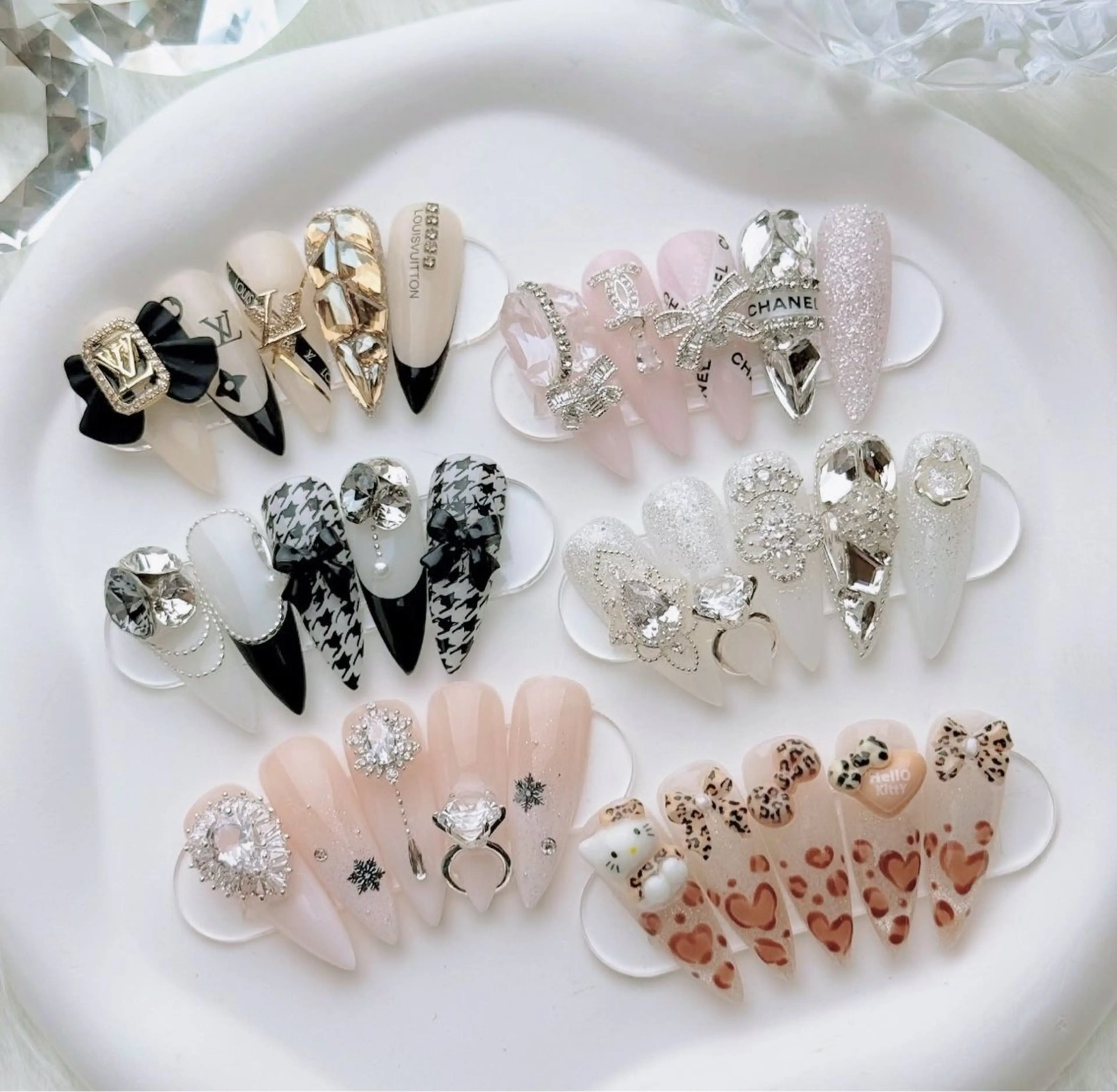 ネイル ハンドネイル ハンドケア いちご chan novaのネイルデザイン