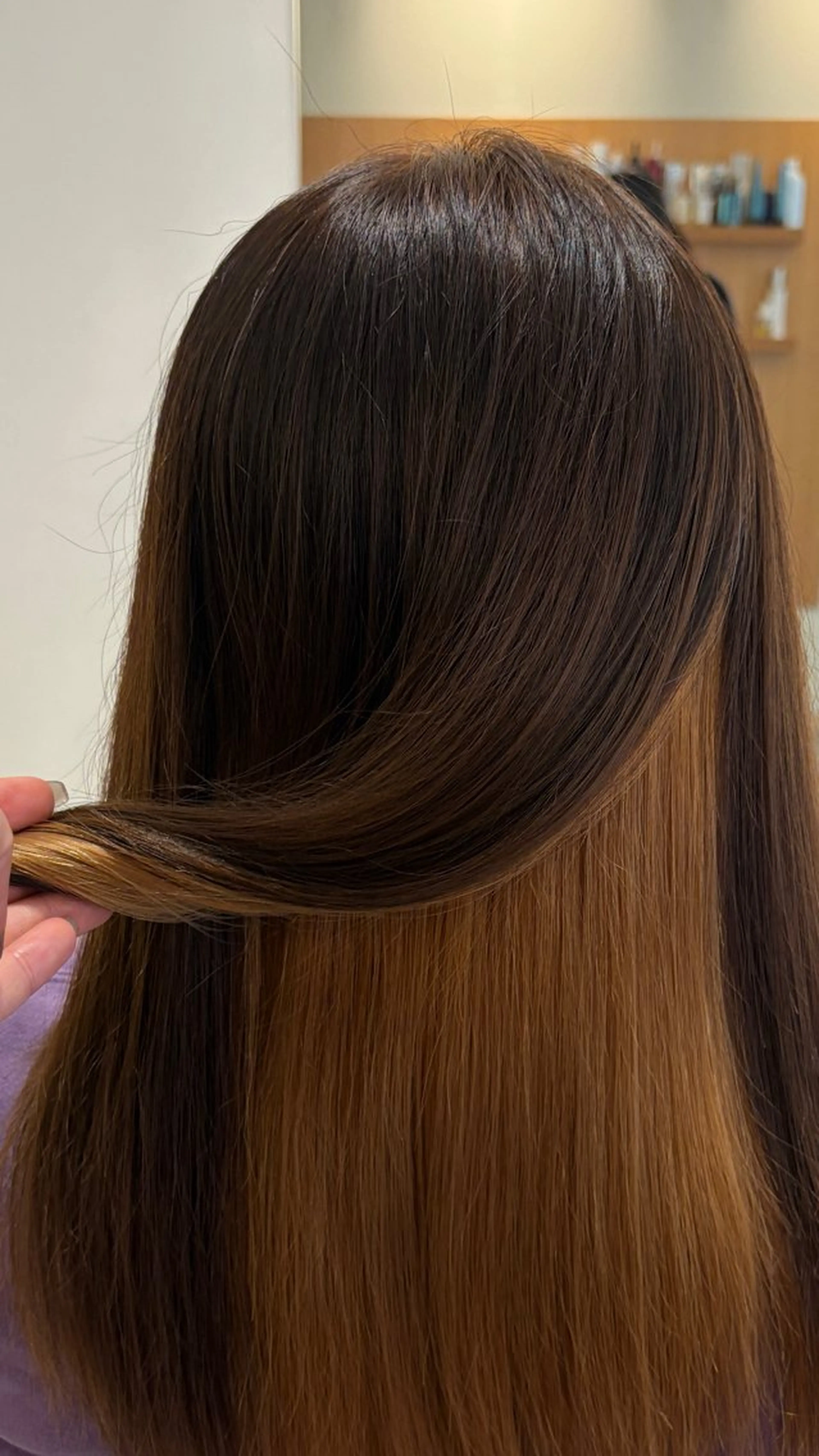 ロング カラー ヘアカラー 荒井 茉凜のヘアスタイル