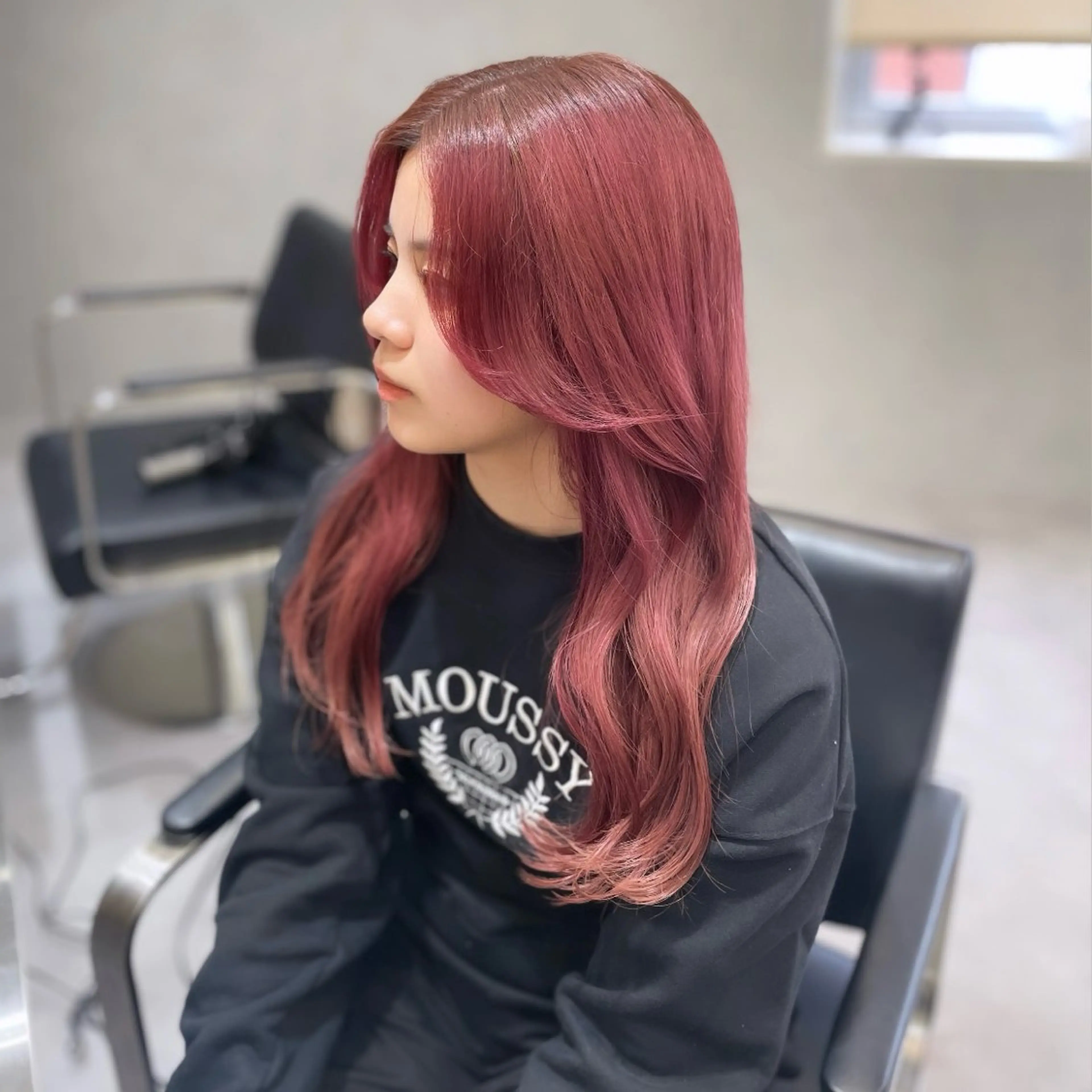 ロング カラー ピンクカラー くびれヘア レイヤーカット カット ヘアカラー Rui/透明感カラー 暖色/レイヤーカットのヘアスタイル