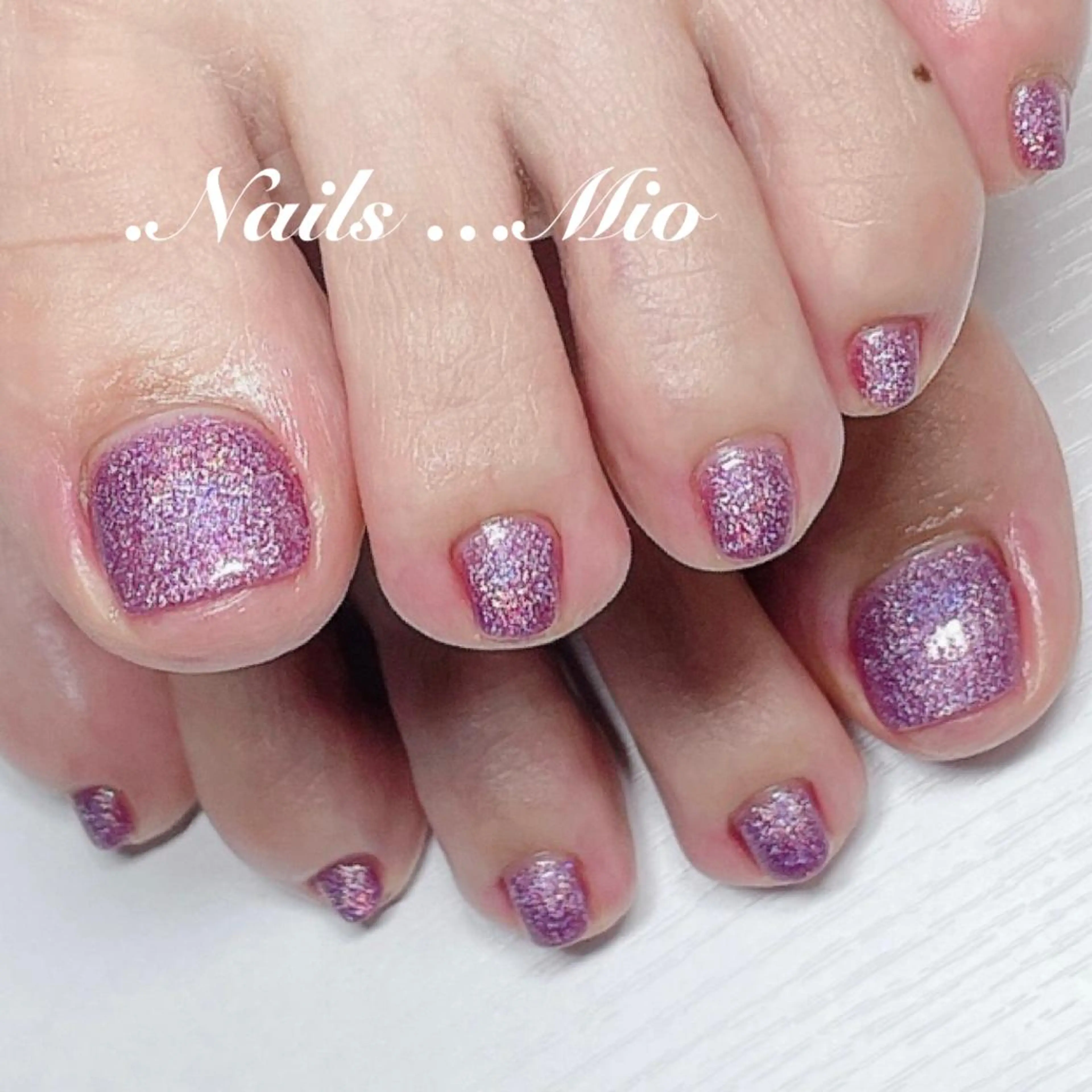 ネイル フットネイル ワンカラーネイル フットネイル .Nails Mio 赤羽西ネイルサロンのネイルデザイン