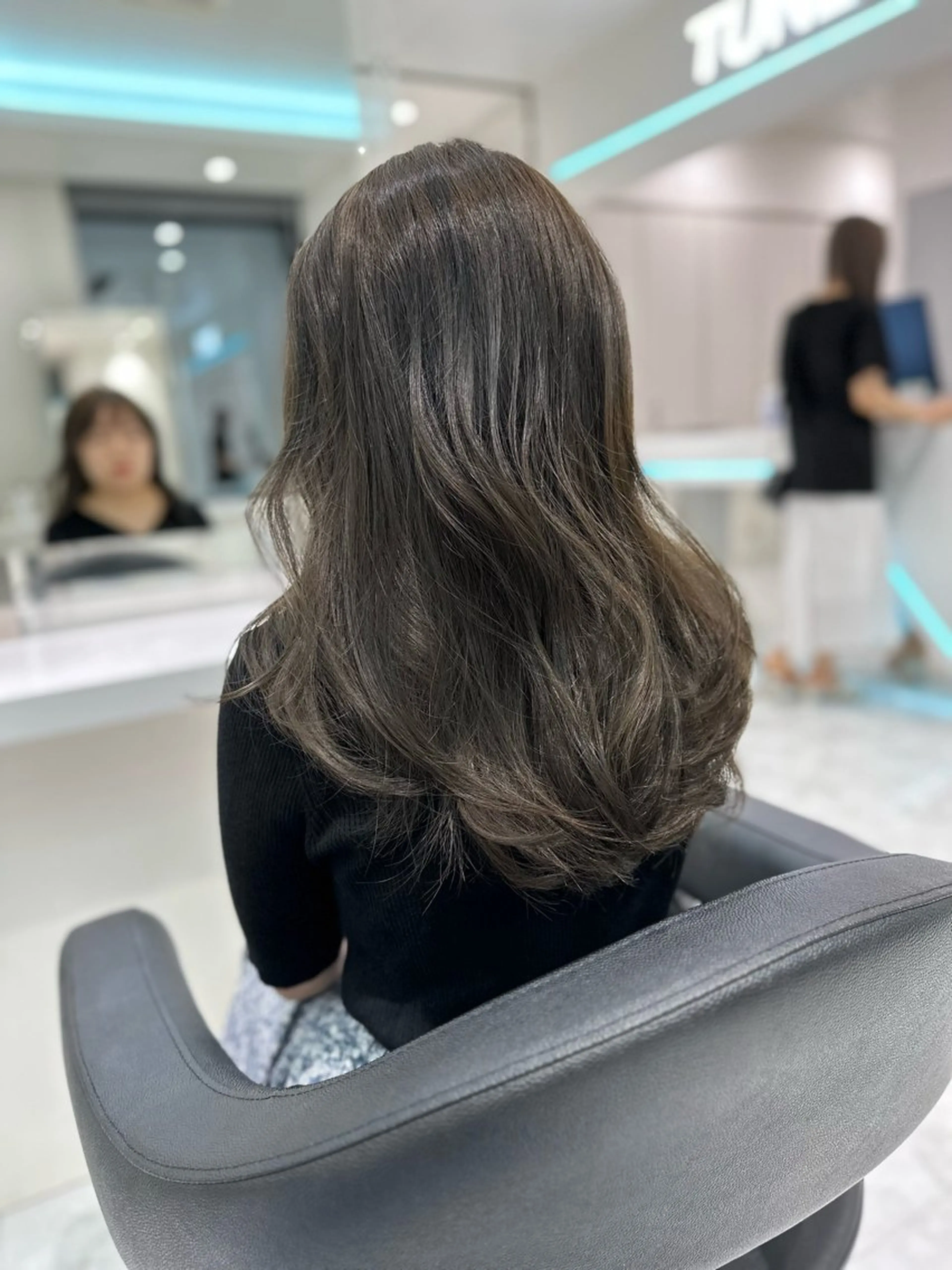 ミディアム カラー 赤み消し🌿 透明感カラー🫧のヘアスタイル