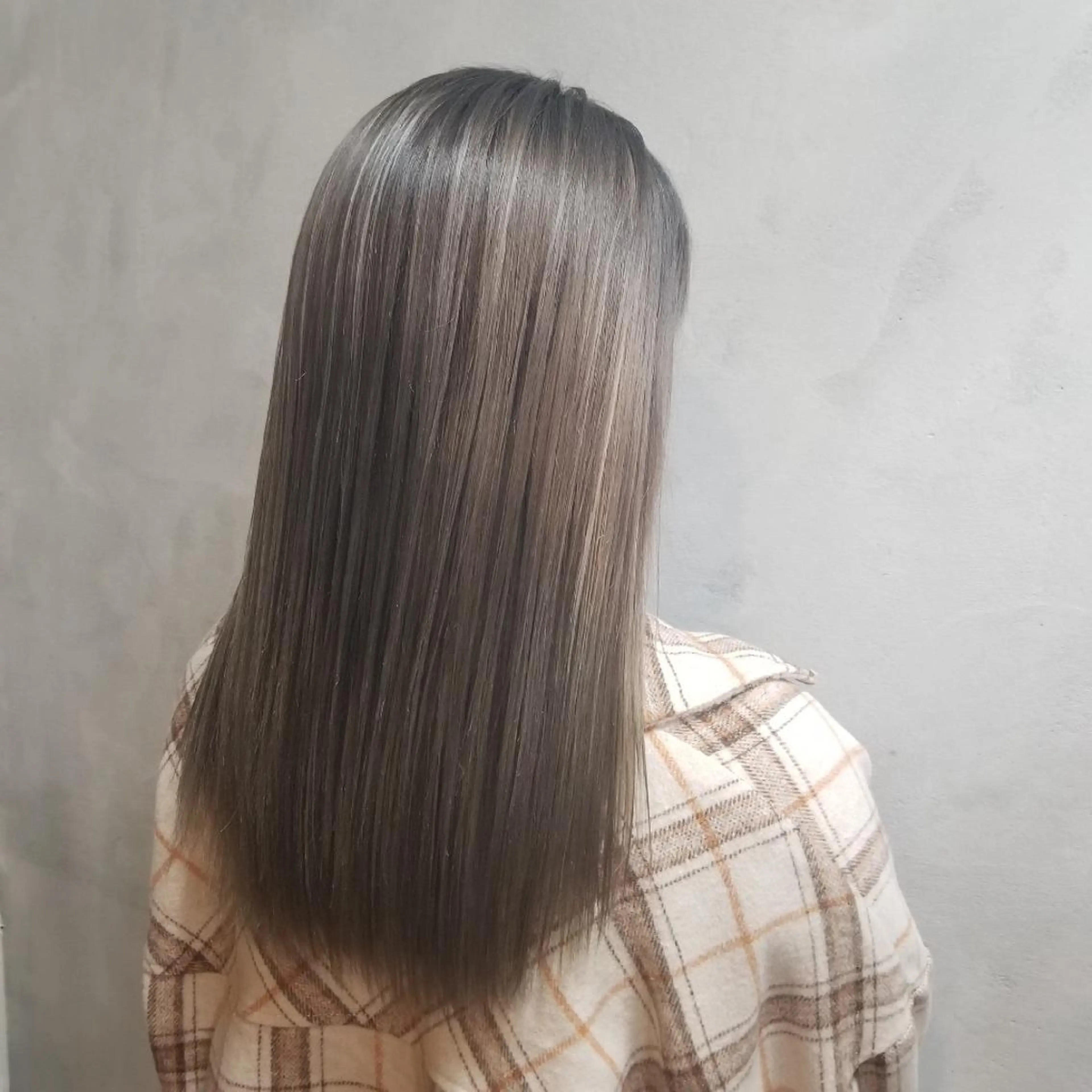 セミロング カラー カット ヘアカラー パーマ トリートメント Le Lien カジのヘアスタイル