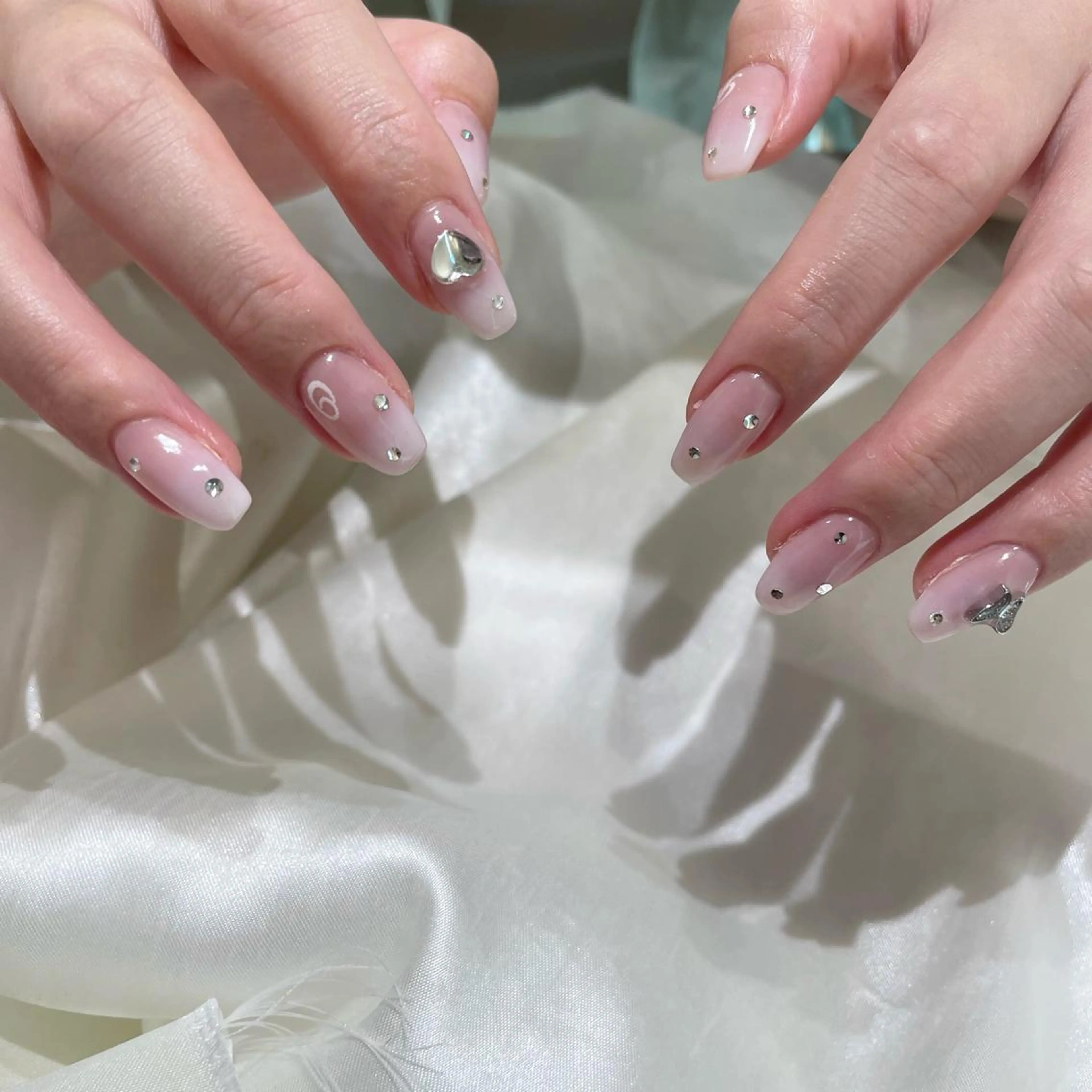 ネイル ガーリー 韓国ネイル マグネットネイル ミラーネイル ニュアンスネイル classic 新横浜所属・山田 暉のネイルデザイン