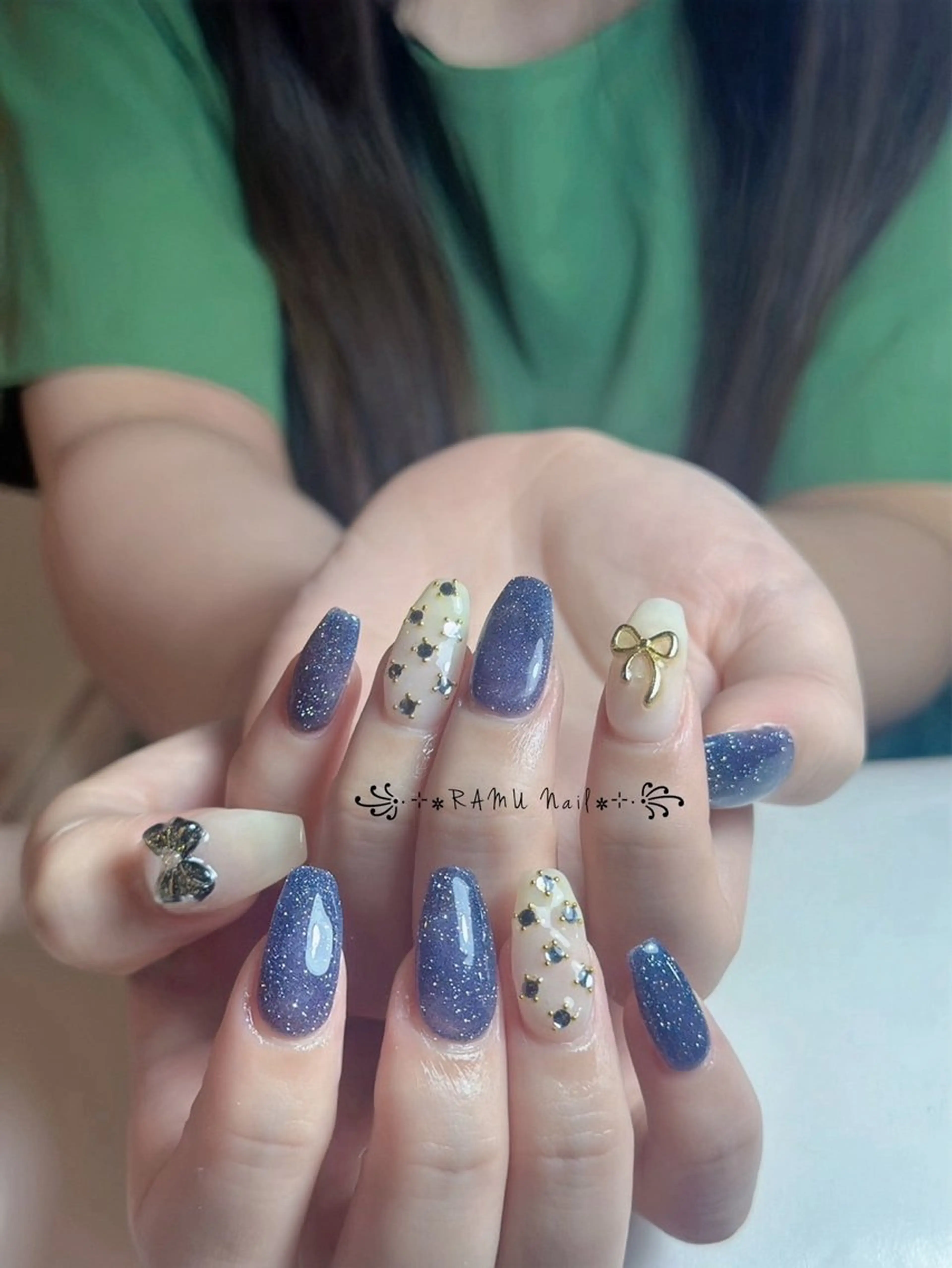 ネイル キラキラネイル マグネットネイル ミラーネイル ピンク 夏ネイル ハンドネイル RAMU Nail 恵比寿店のネイルデザイン