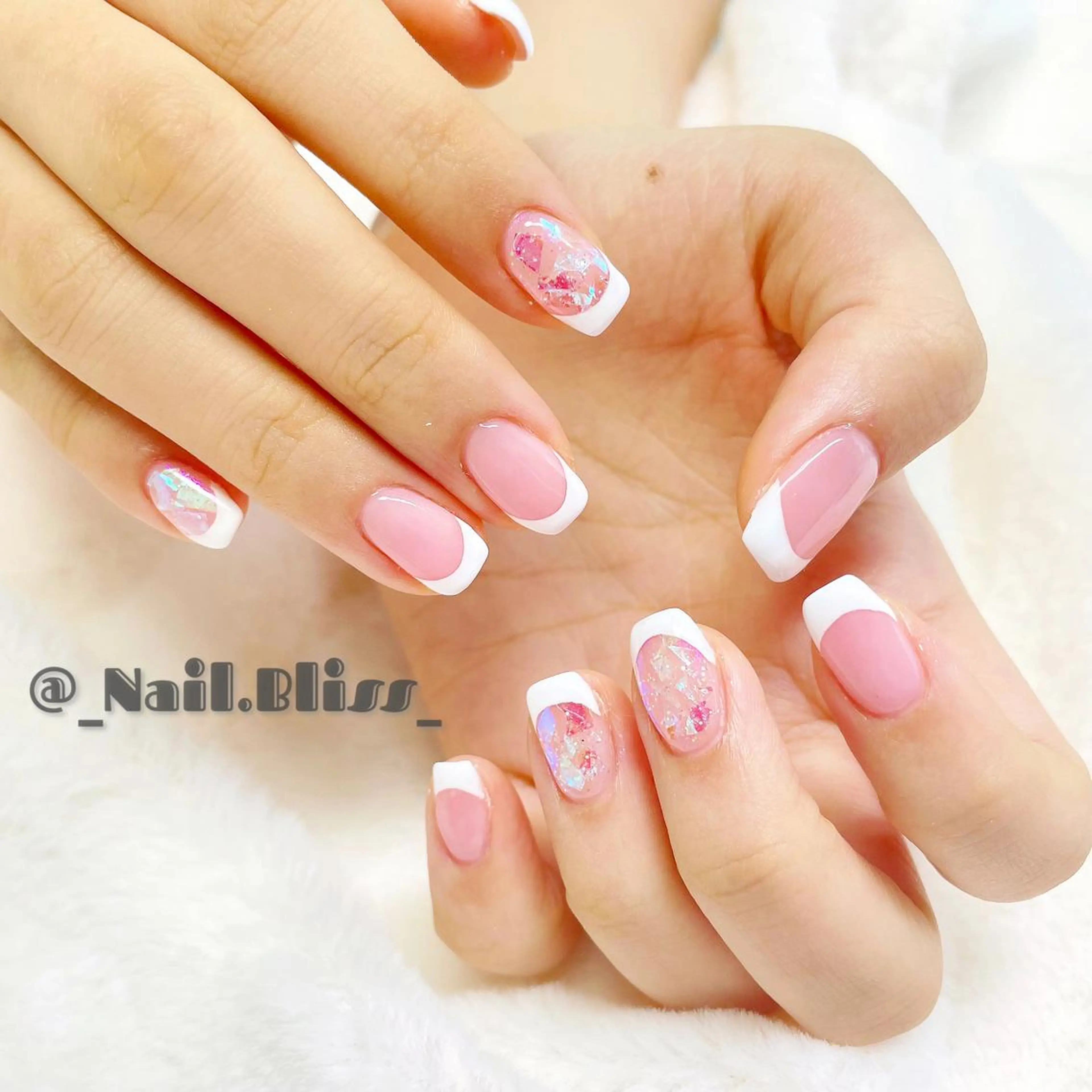 ネイル オーロラネイル ハンドネイル NAIL BLISSのネイルデザイン