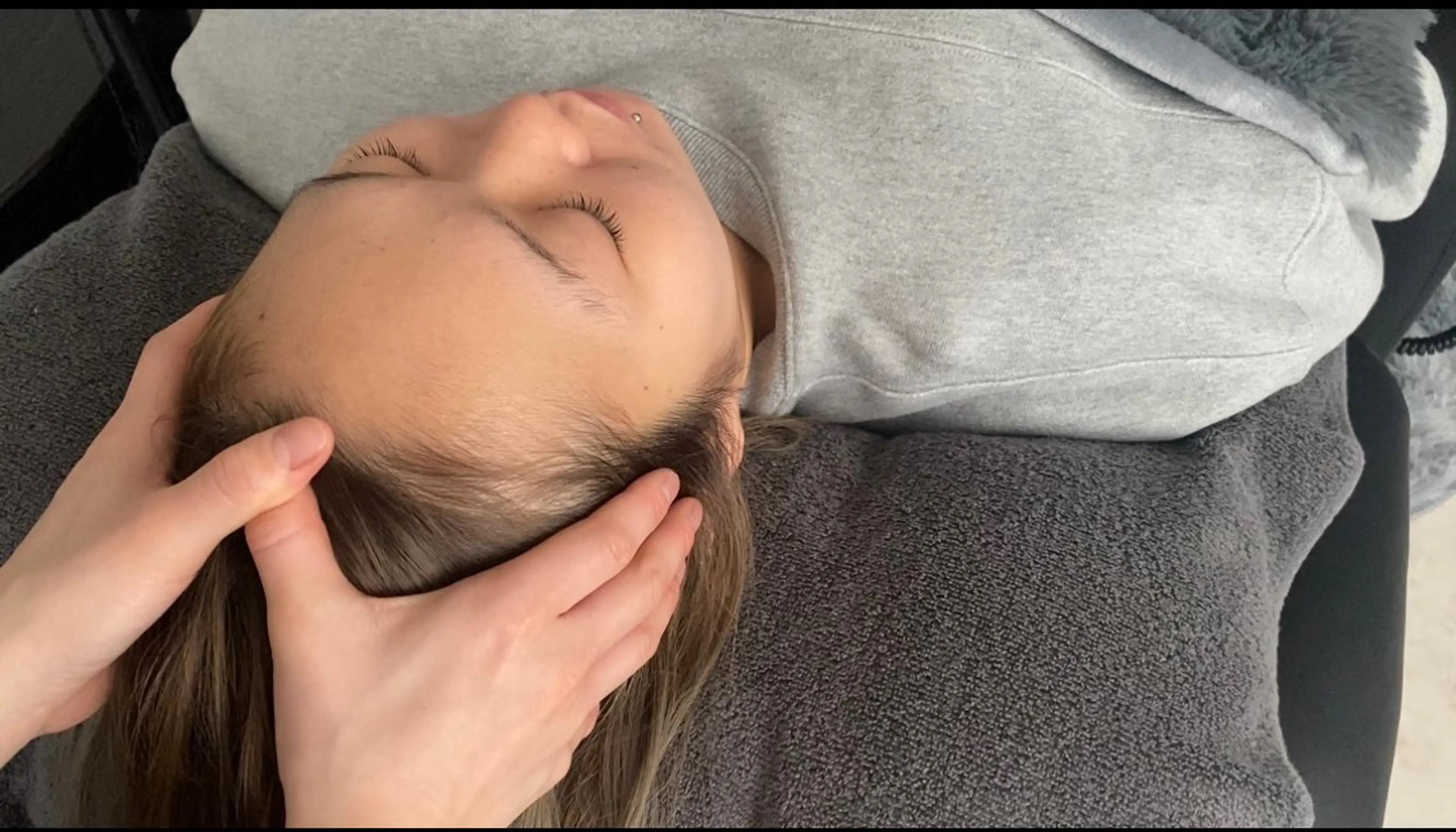 【首肩コリ/眼精疲労/脳疲労改善】オーダーメイドドライヘッドマッサージ40分¥5500の写真