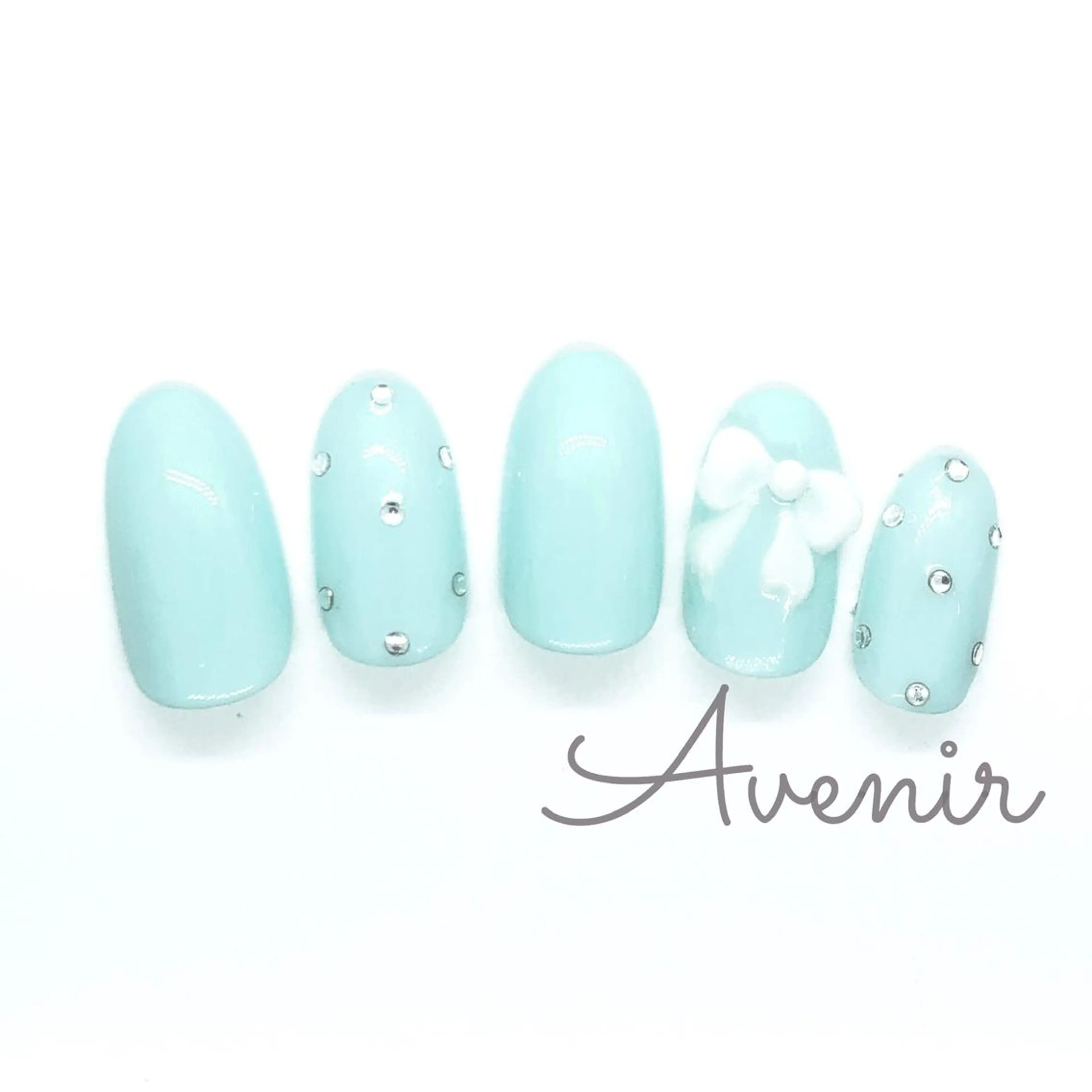 ネイル Avenir 表参道 nail＆eye予約のネイルデザイン