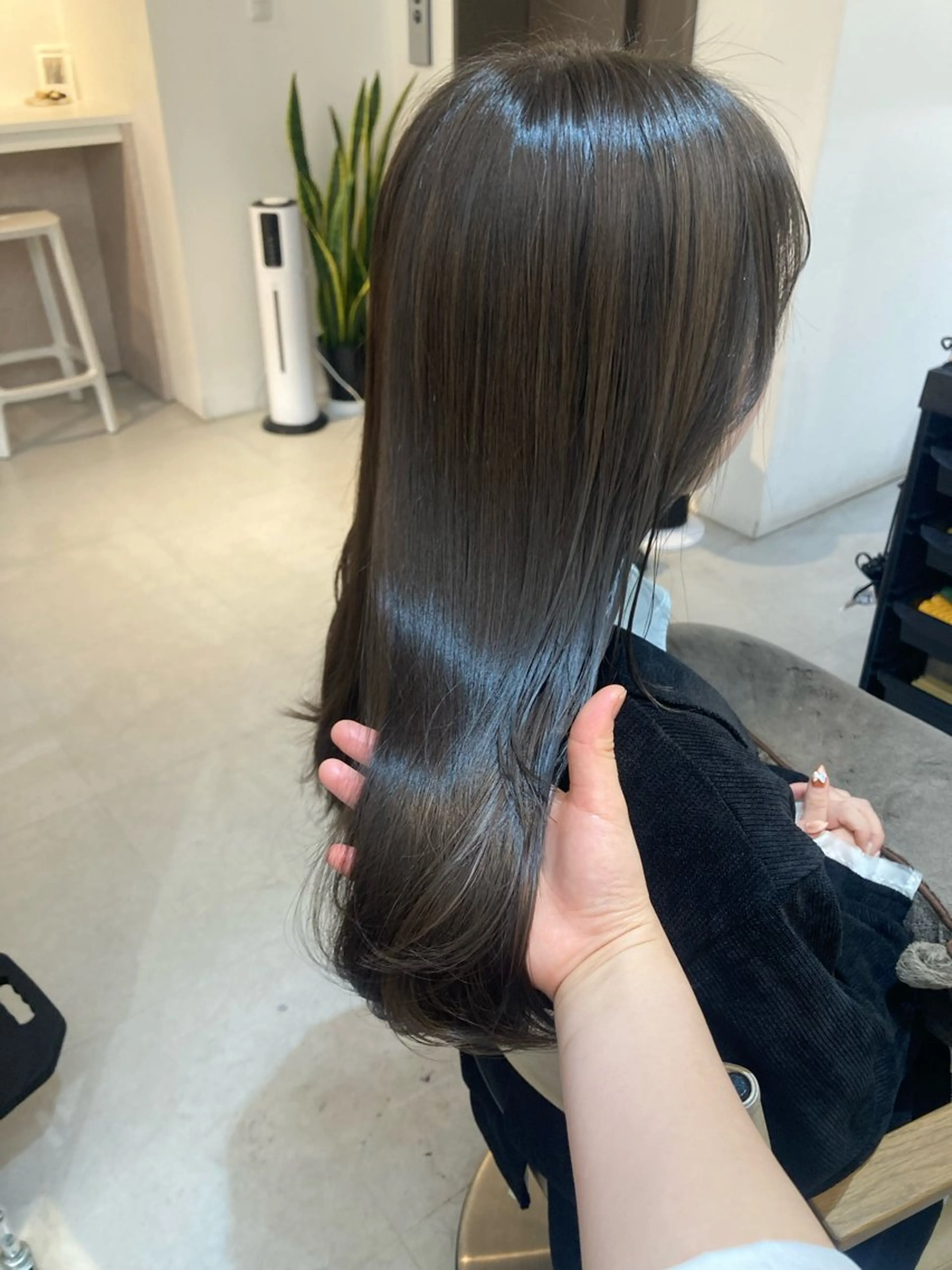 セミロング カット ヘアカラー トリートメント ✨色持ちの良い艶 カラー✨蟹江真世のヘアスタイル