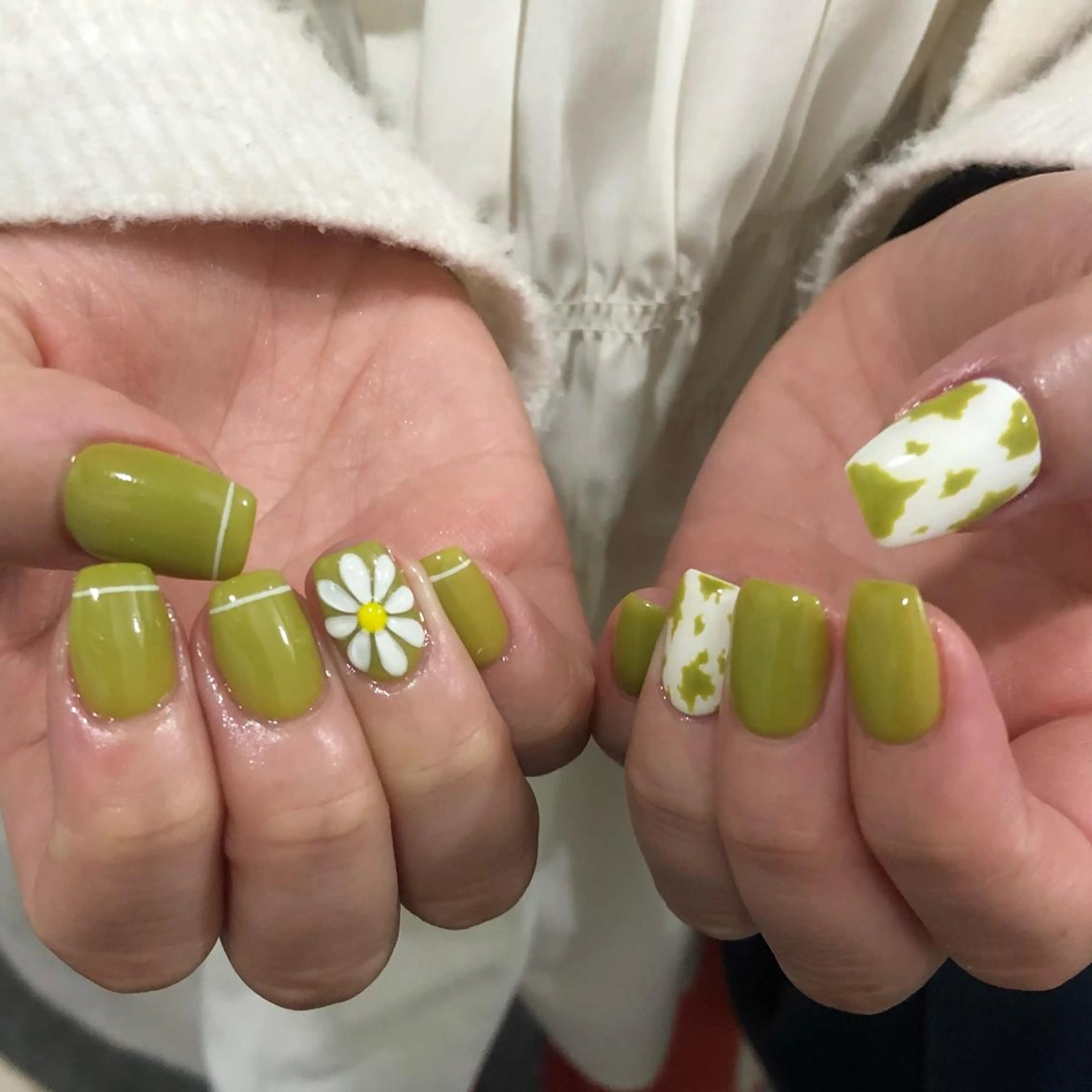 ネイル フラワーネイル ピスタチオネイル ぷっくりネイル ハンドネイル ☽ ☾のネイルデザイン