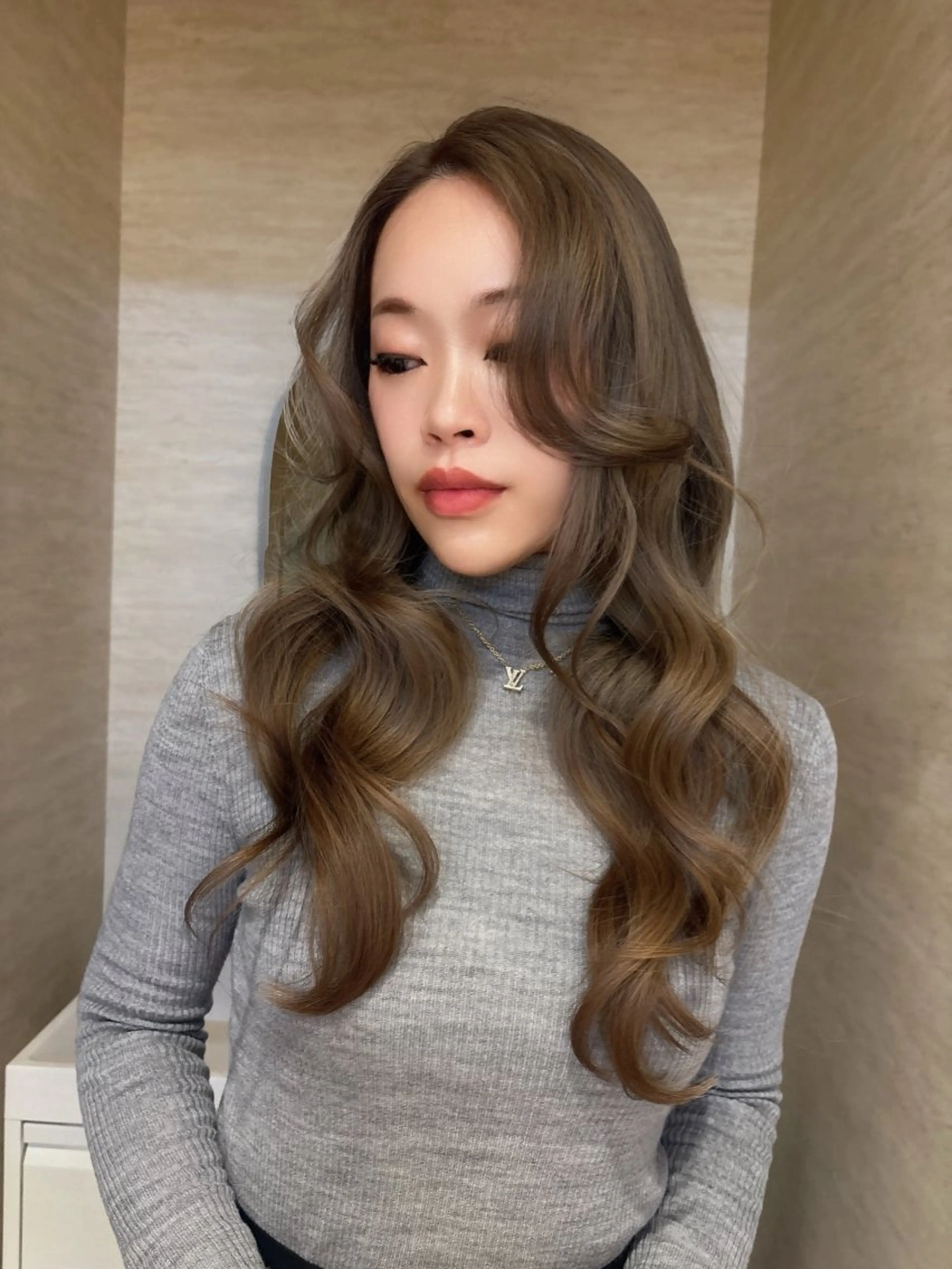 セミロング カラー ベージュカラー ブリーチ カット ヘアカラー トリートメント レイヤーカット ♥kanaのヘアスタイル