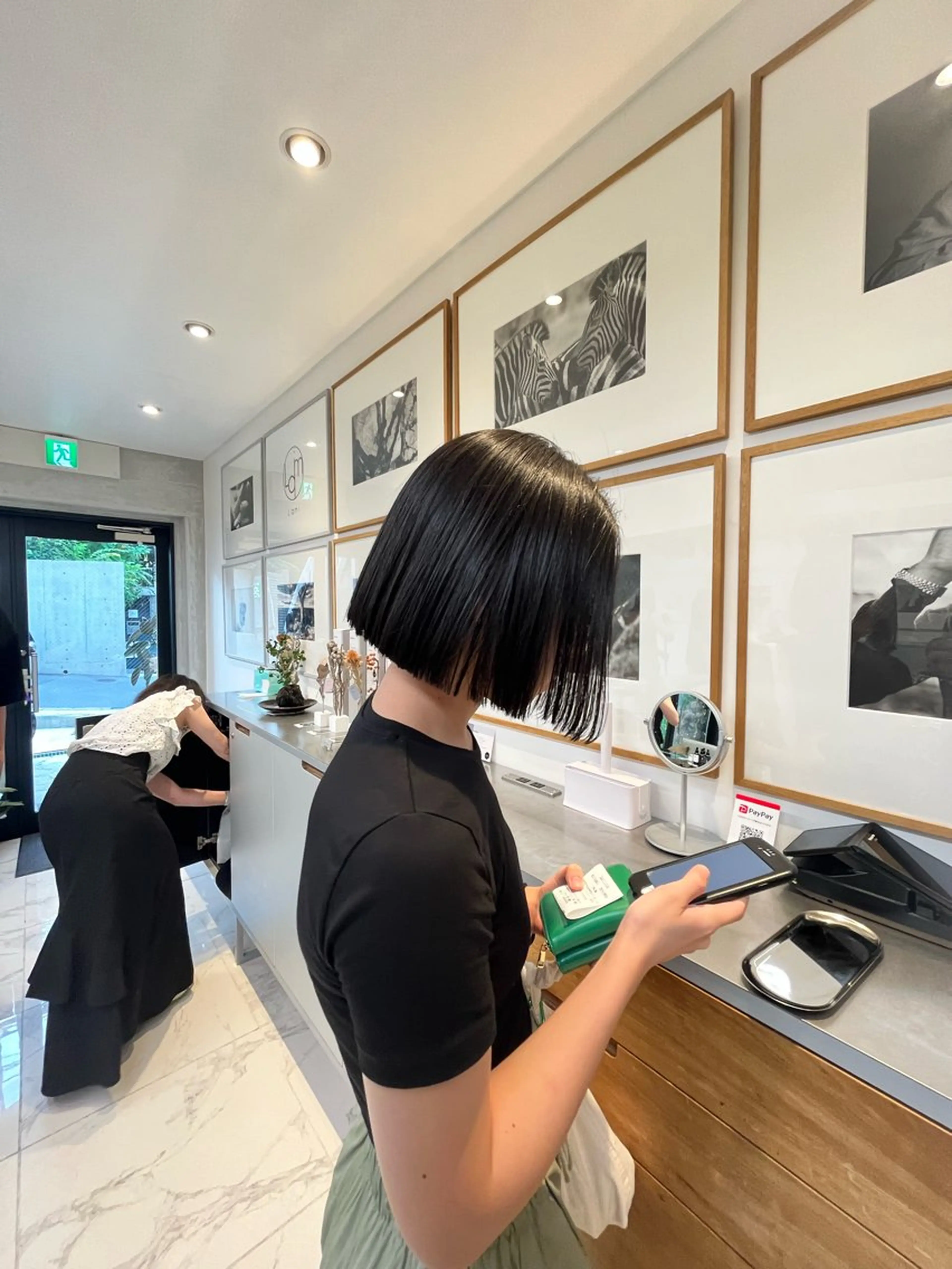 ミディアム 切りっぱなしボブ ボブ 縮毛矯正 マユクリア池袋東口店所属・メンズ眉毛サロン⚪️ マユクリア池袋東口店の眉毛・アイブロウイメージ