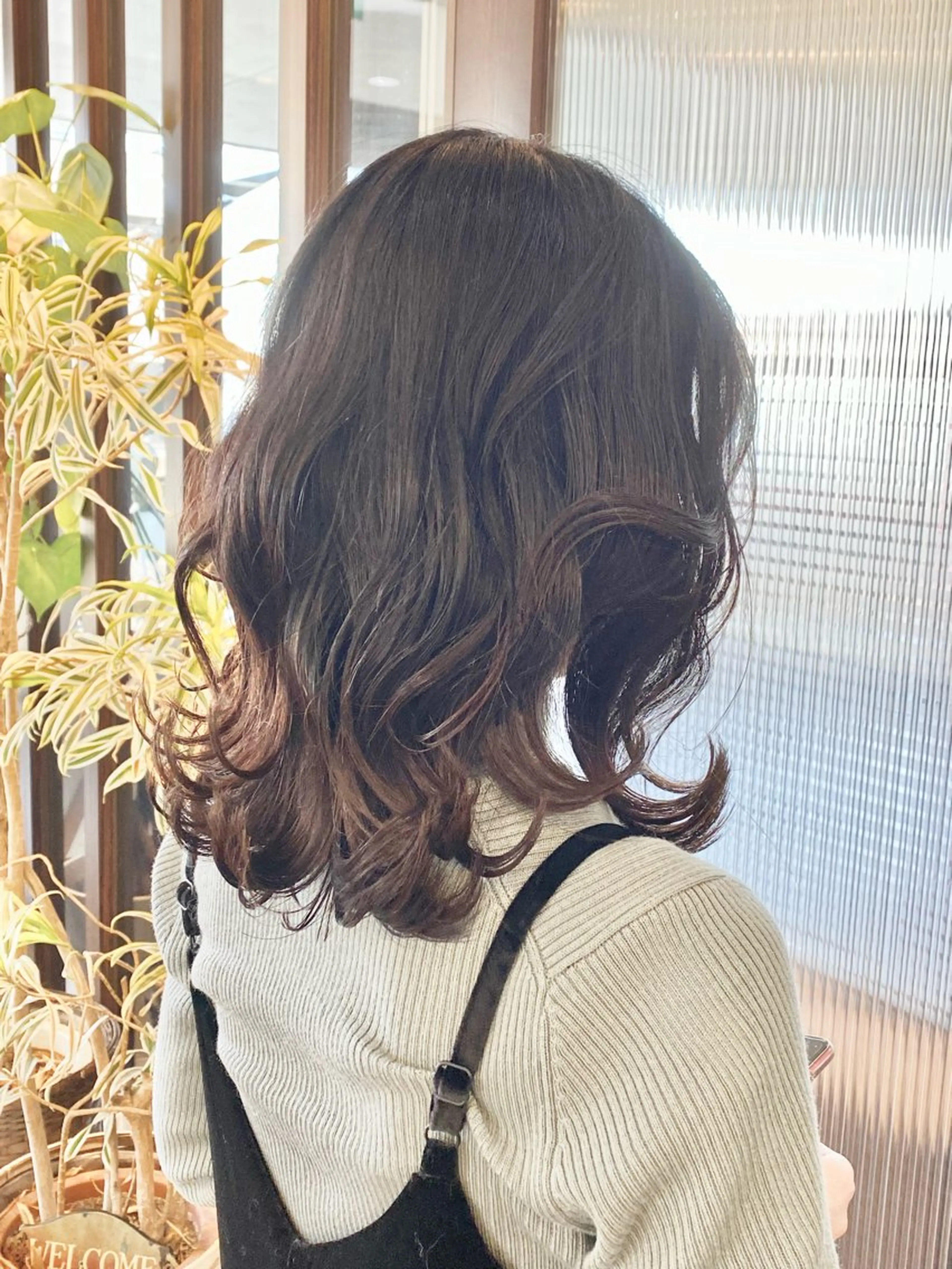 セミロング 鈴木 千恵子のヘアスタイル