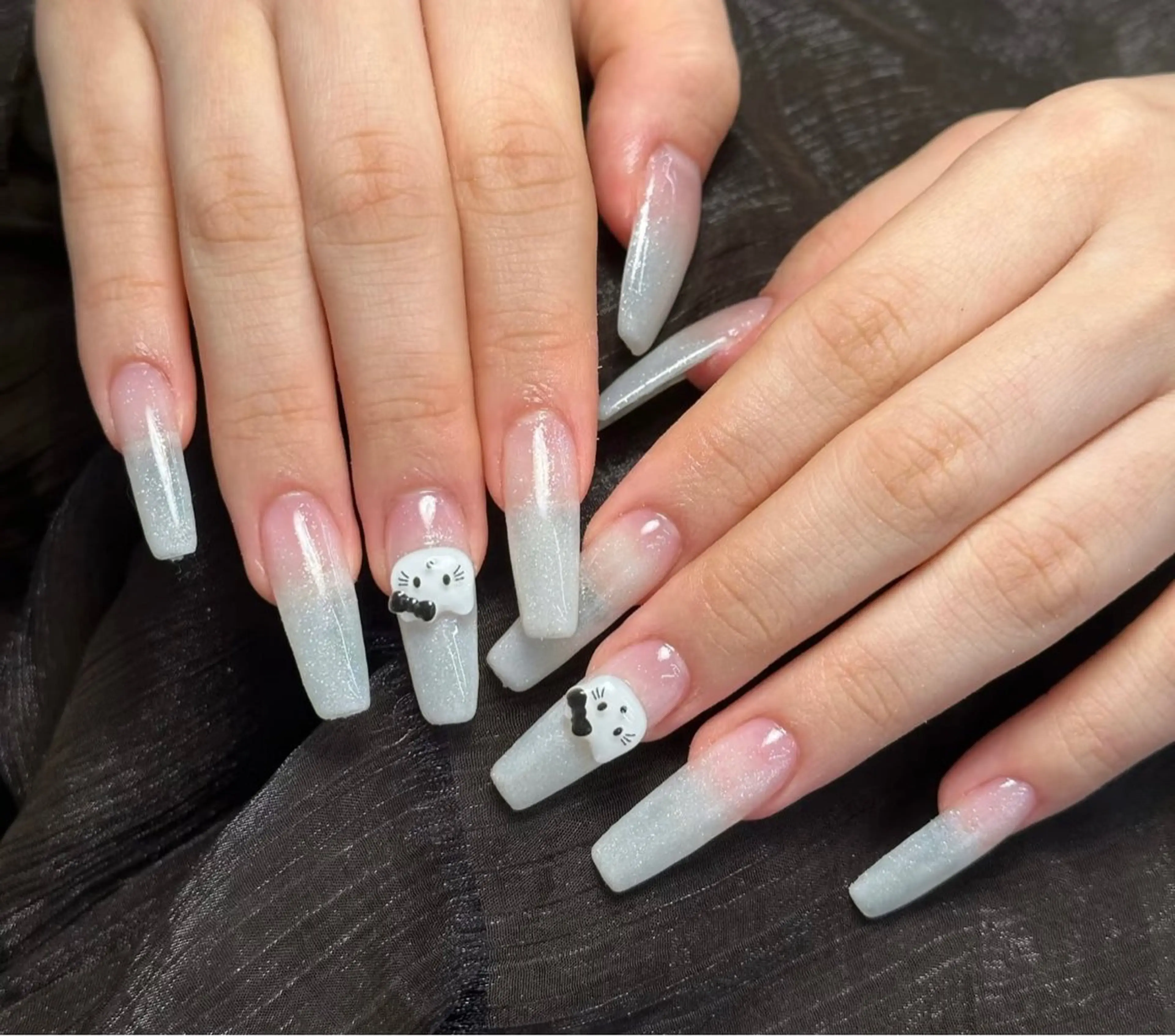 ネイル チークネイル フレンチネイル ジェルネイル ガーリー キラキラネイル ハンドネイル 高橋 雪のネイルデザイン