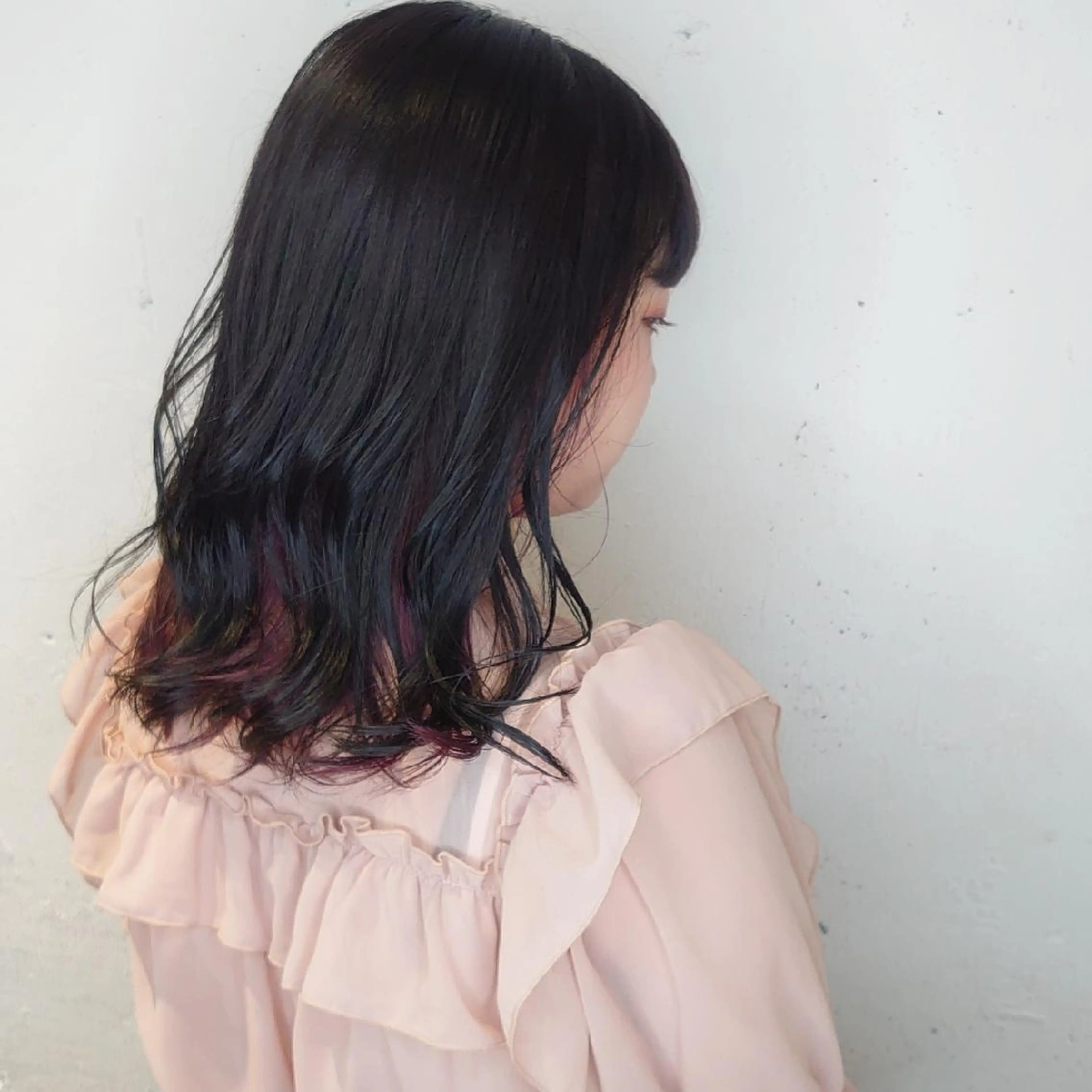 ミディアム カラー ボルドーカラー インナーカラー レッドカラー カット ヘアカラー E Komo hair所属・Wow❕E Komo hair 永井一輝のヘアスタイル