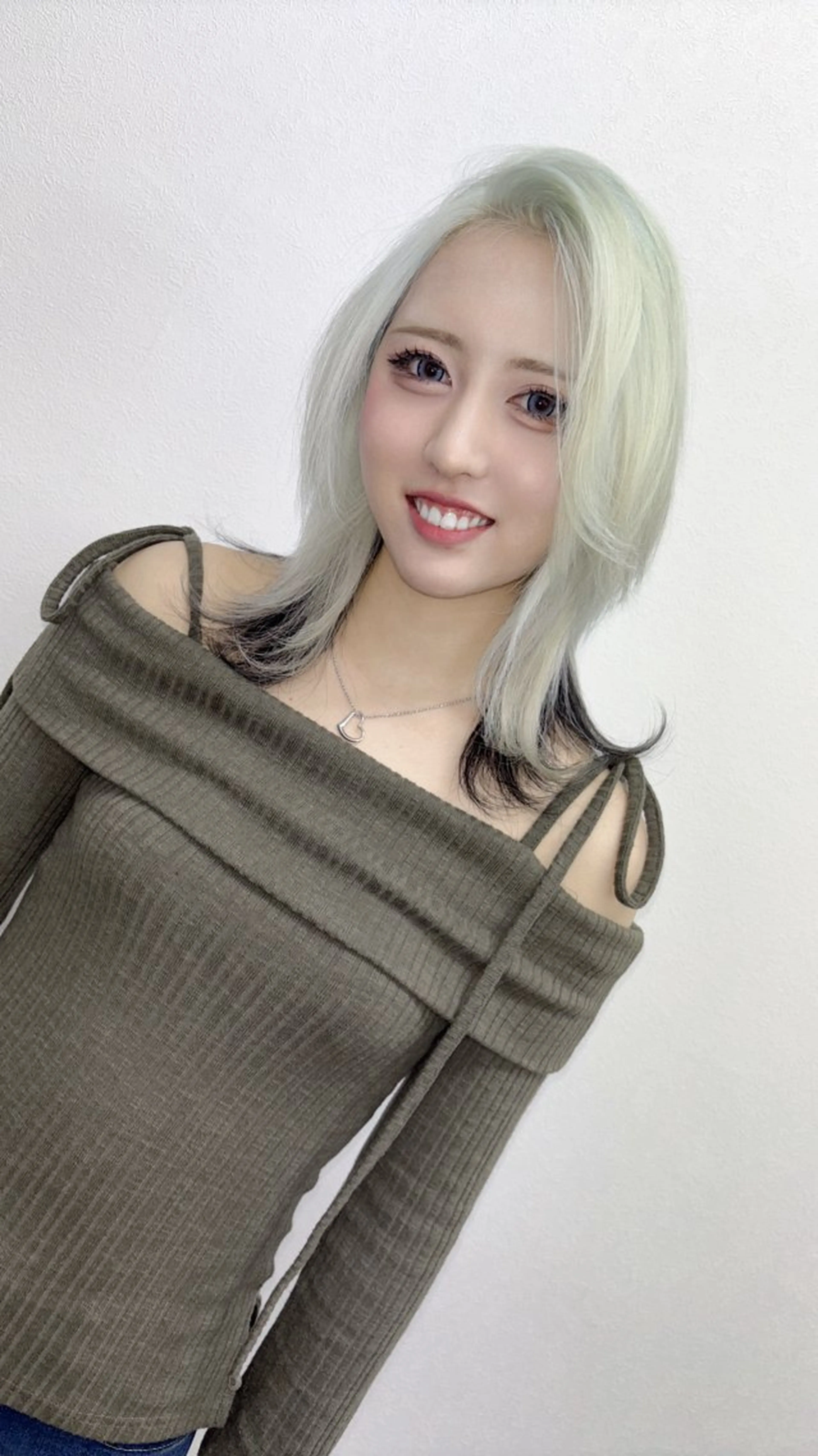 ミディアム レイヤーカット ウルフカット ウルフレイヤー 飯富 信二のヘアスタイル