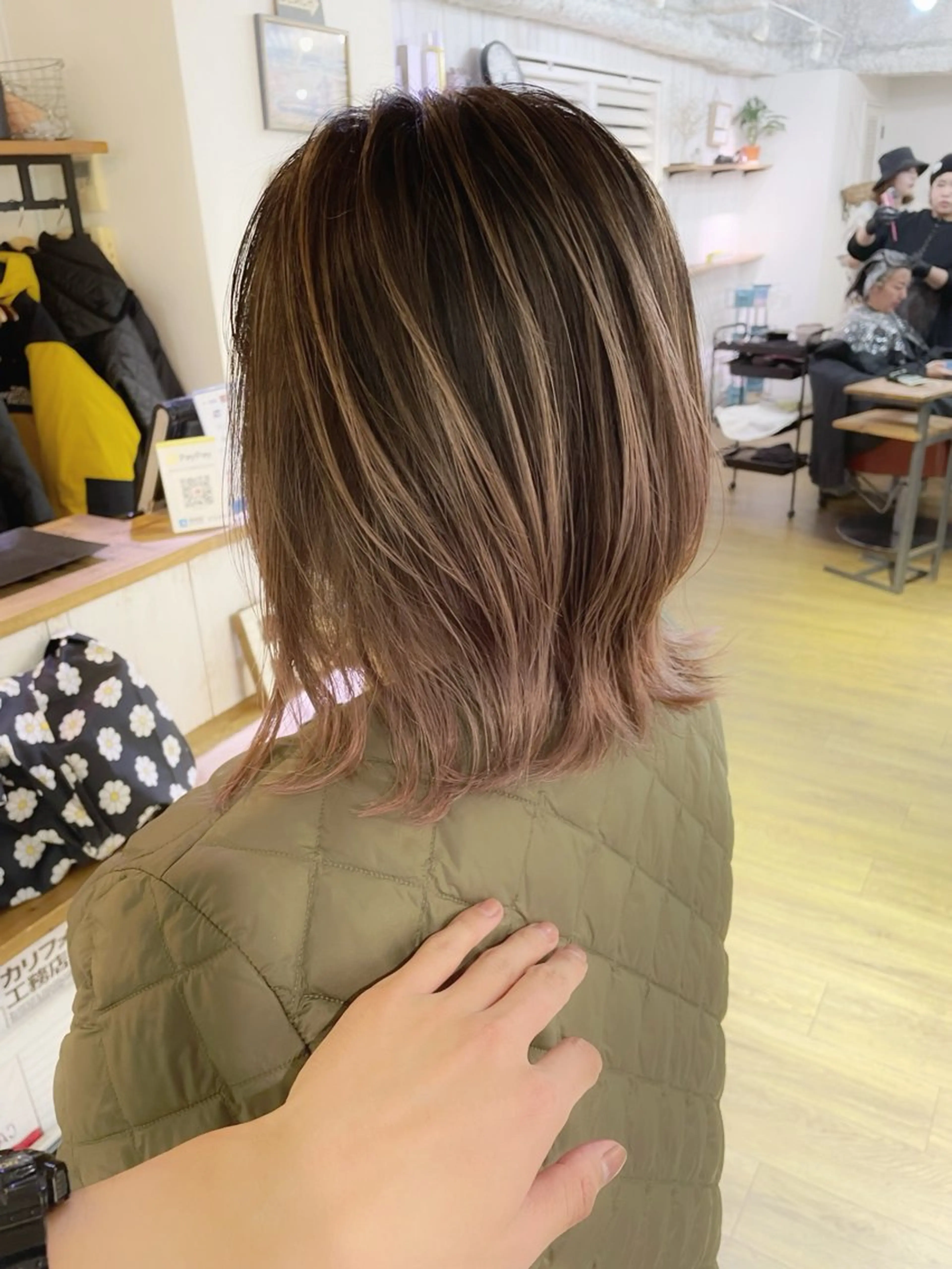 ミディアム カラー かわさき ともやのヘアスタイル