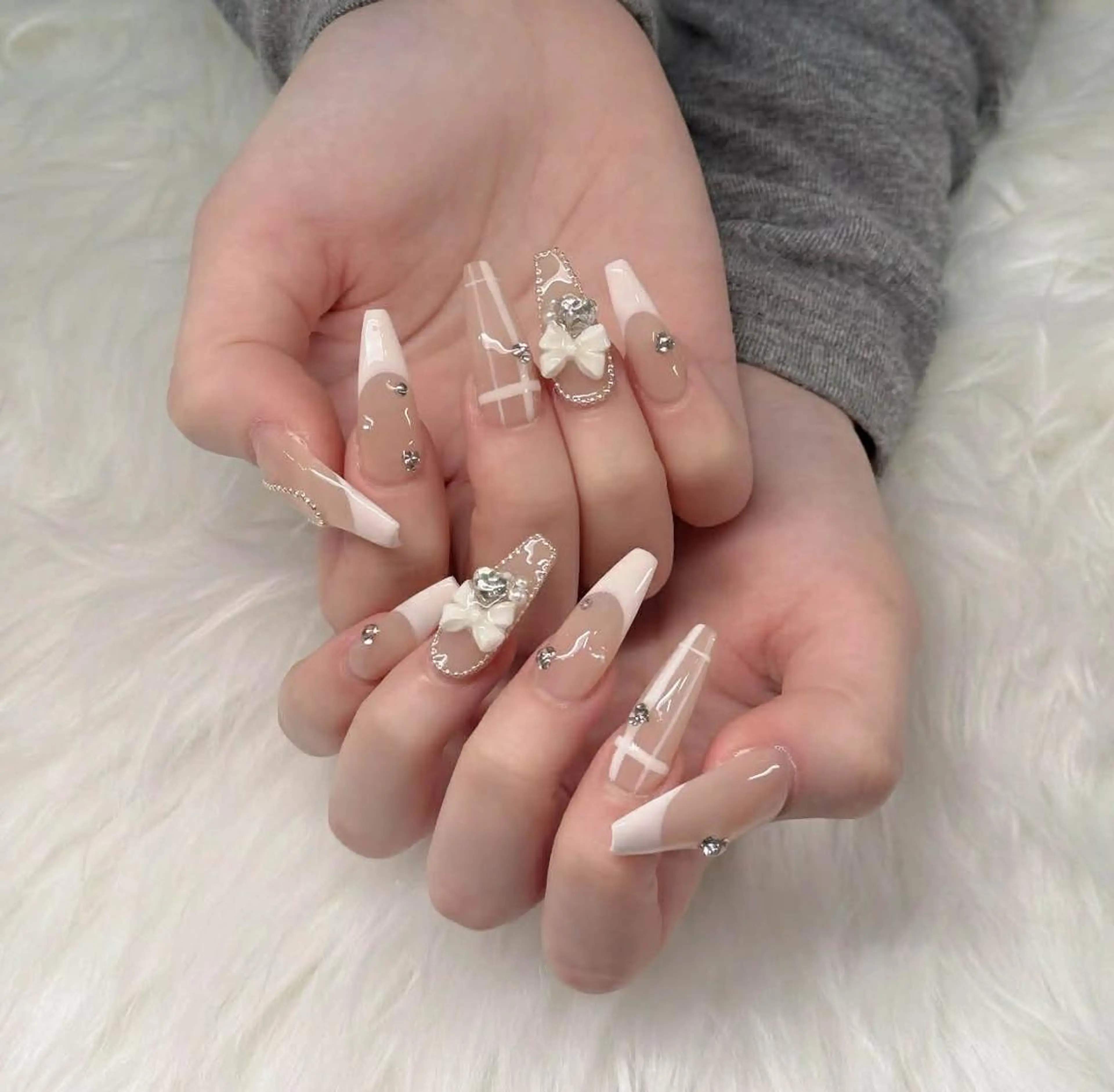 ロング 韓国風ヘア ハンドネイル Bling Salonのネイルデザイン