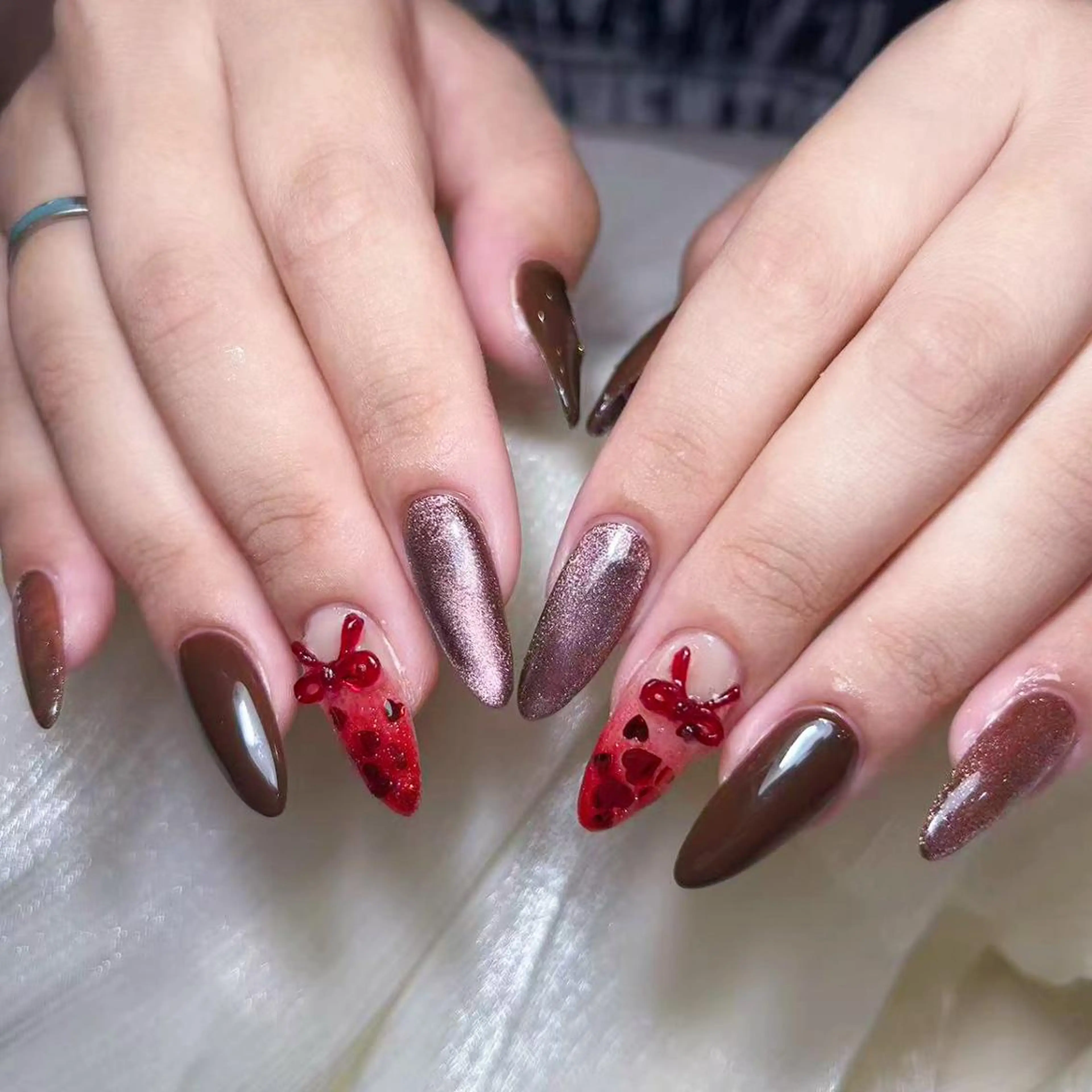 ネイル アートネイル オーロラネイル ガーリー キラキラネイル マグネットネイル ハンドネイル ハンドケア Diamond ✨のネイルデザイン