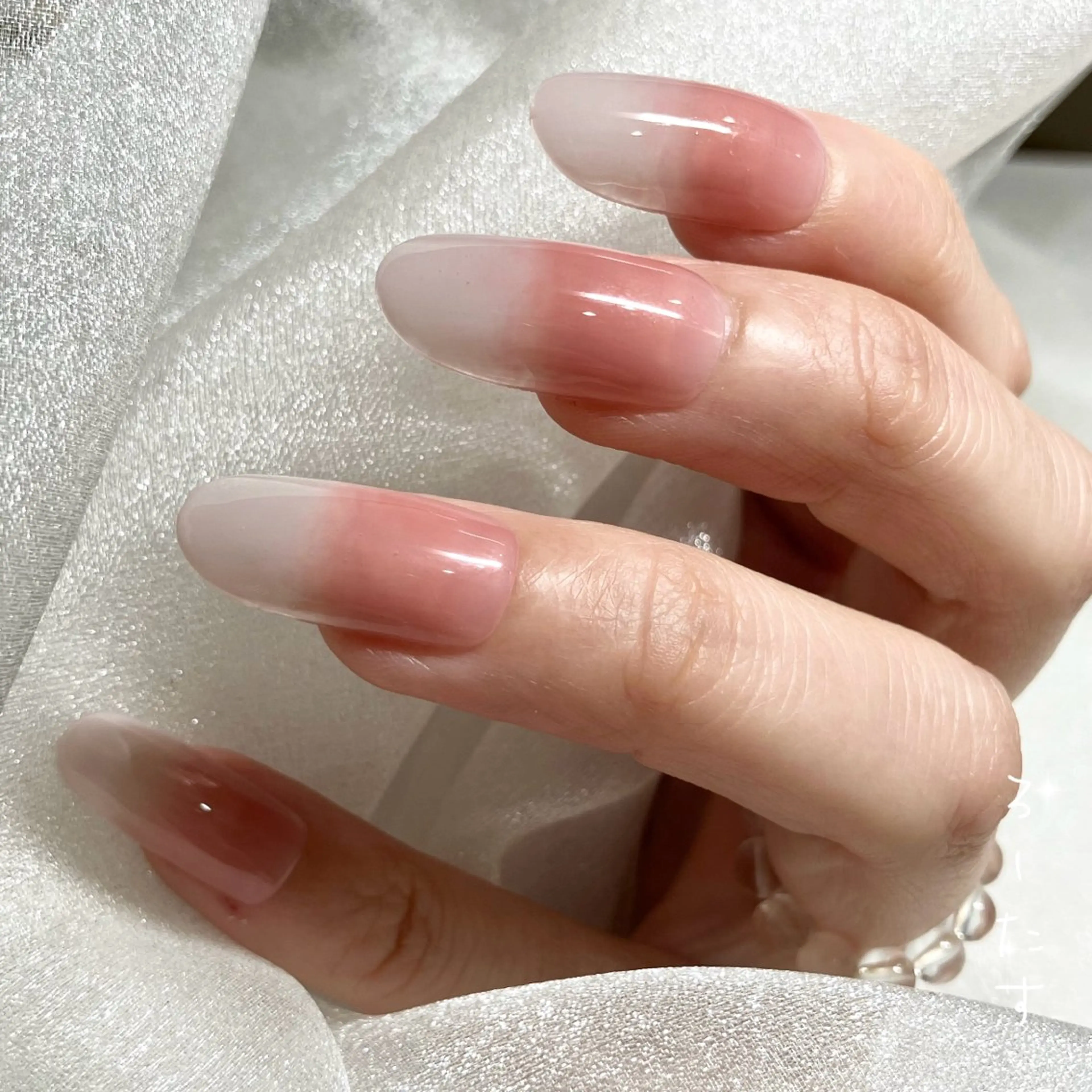 【美品爪♡マオジェル】花びらネイルの写真