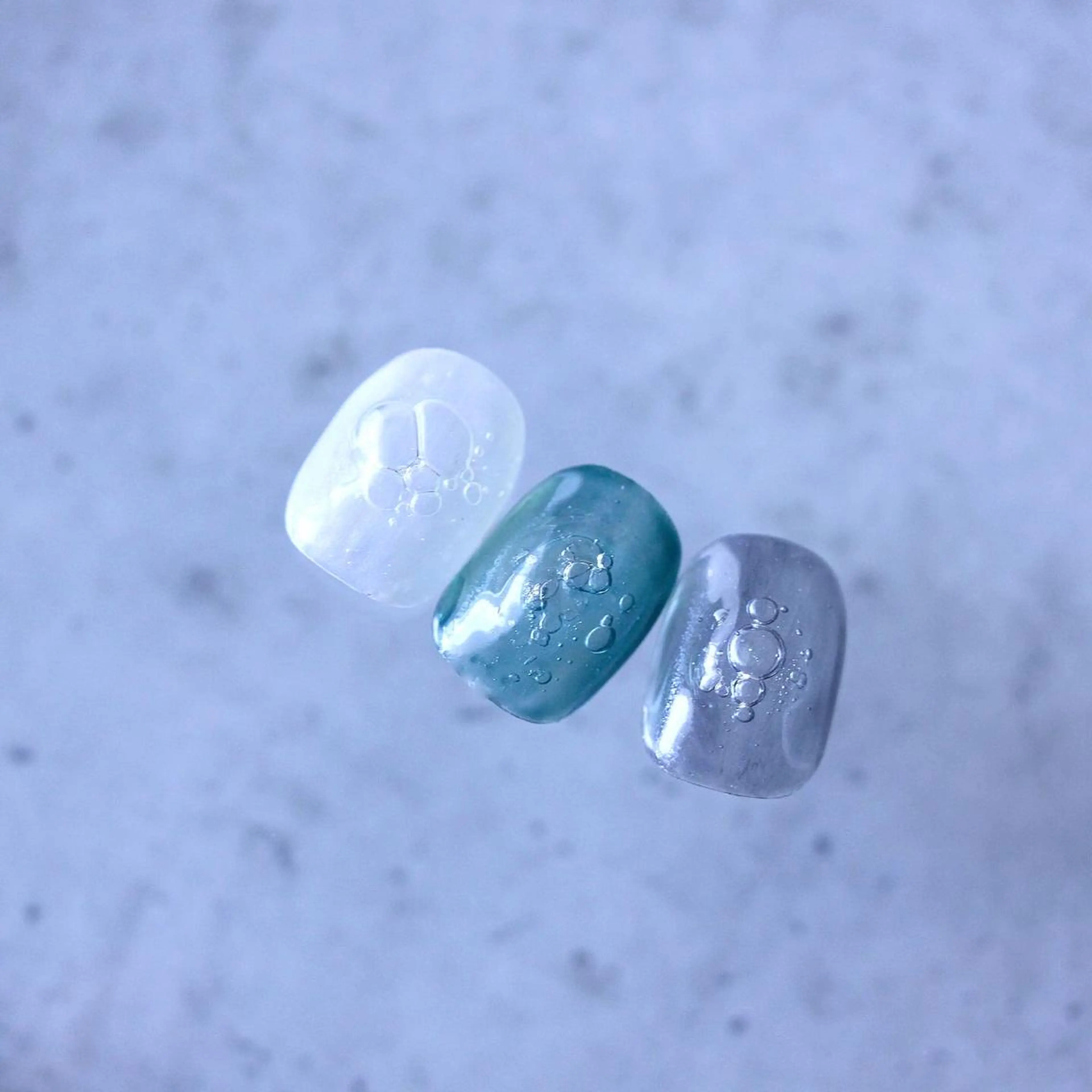 ネイル ホログラムネイル 氷ネイル・うるうるネイル マグネットネイル ニュアンスネイル オフィスネイル Elio所属・Elio 国泰寺のネイルデザイン