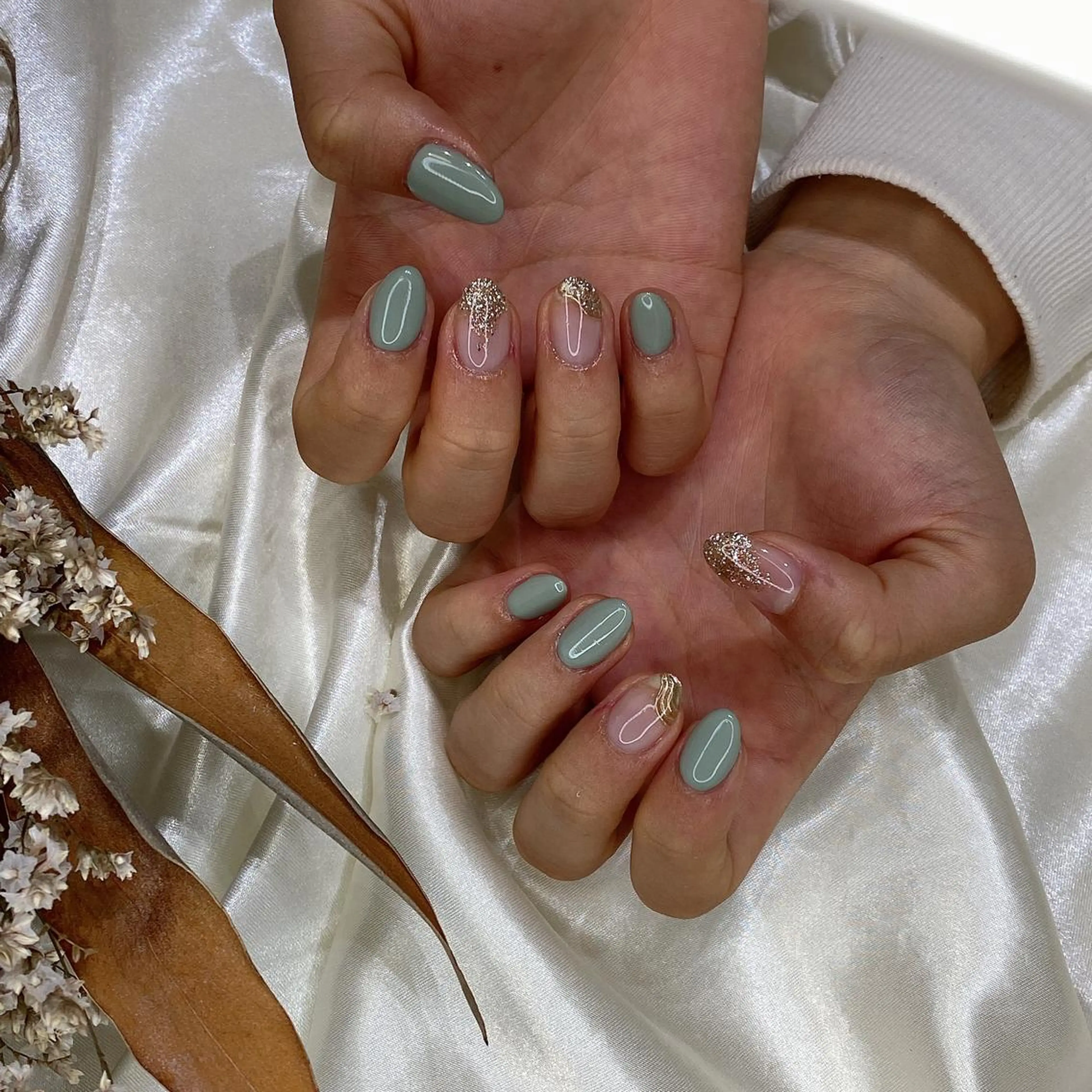 ネイル ハンドネイル 西岡 杏のネイルデザイン