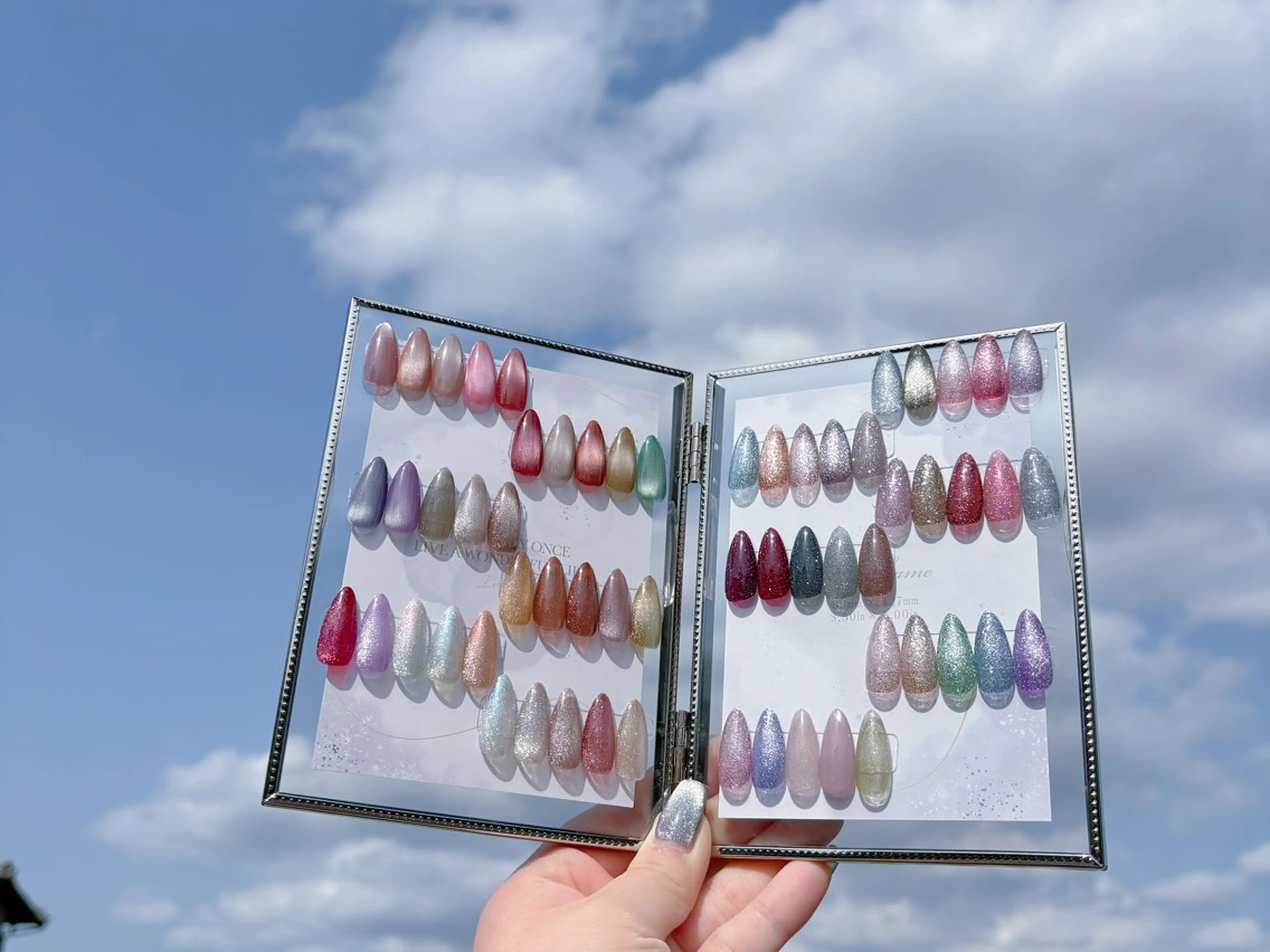 マグネットネイルのワンカラーの写真