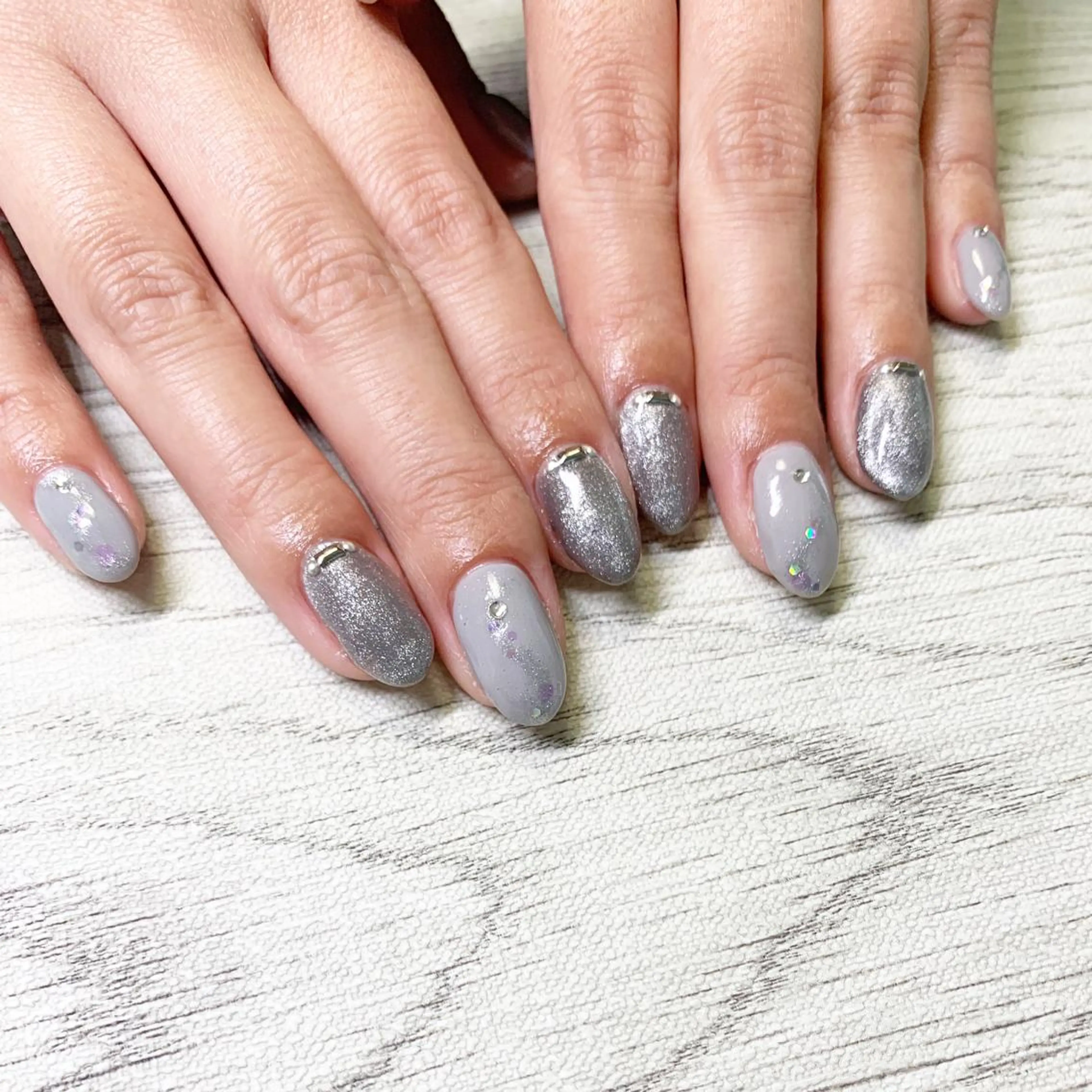 ネイル マグネットネイル ストーンネイル ハンドネイル フットネイル Adite nailのネイルデザイン